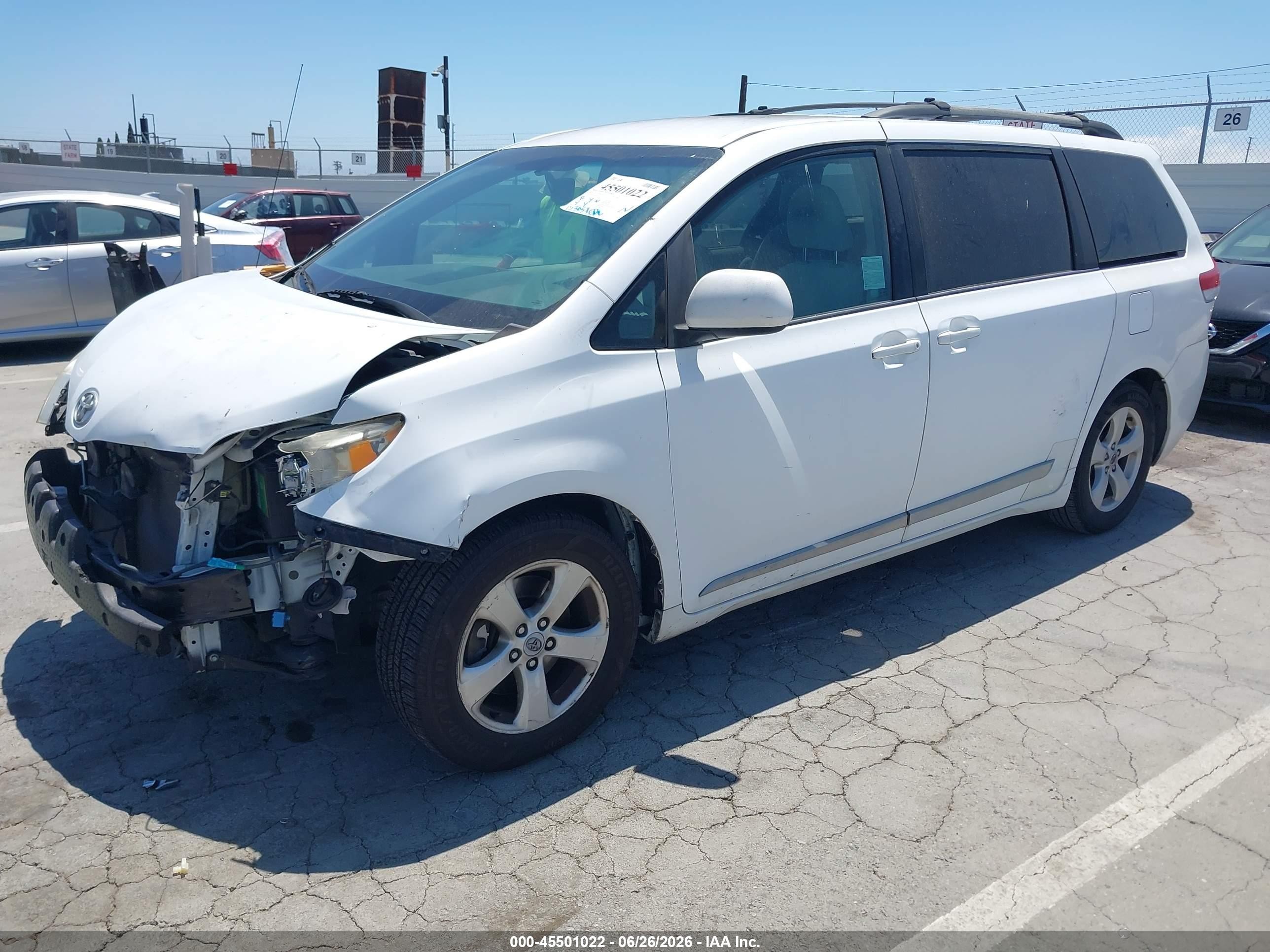 2011 Toyota Sienna Le V6 White vin: 5TDKK3DC0BS147332