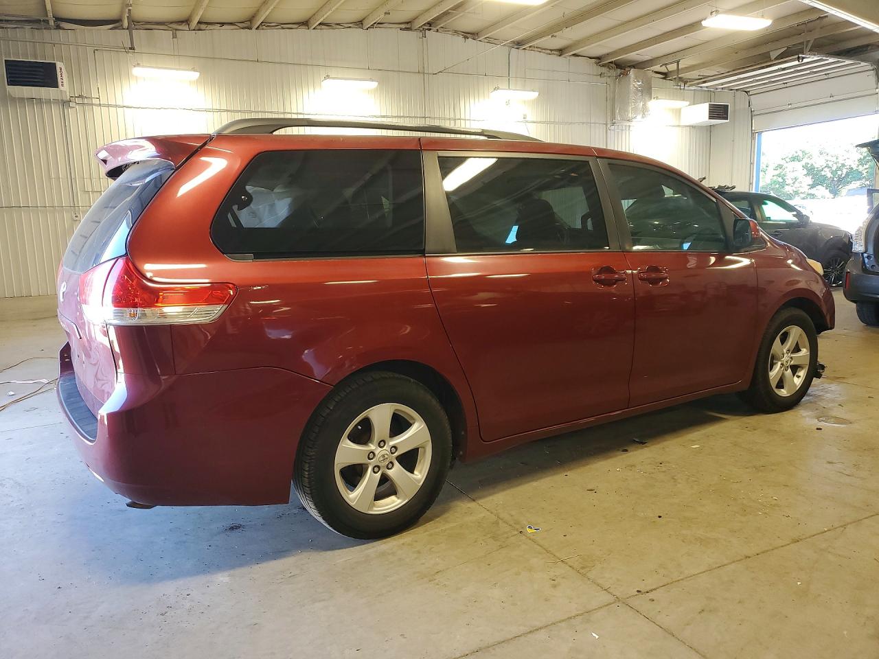 2011 Toyota Sienna Le Red vin: 5TDKK3DC0BS148335
