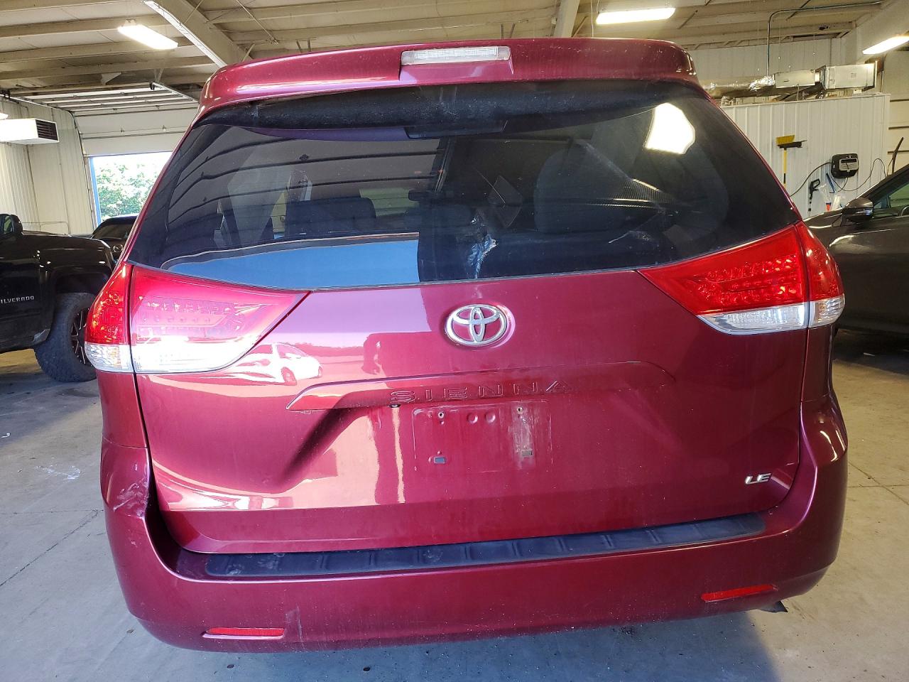 2011 Toyota Sienna Le Red vin: 5TDKK3DC0BS148335