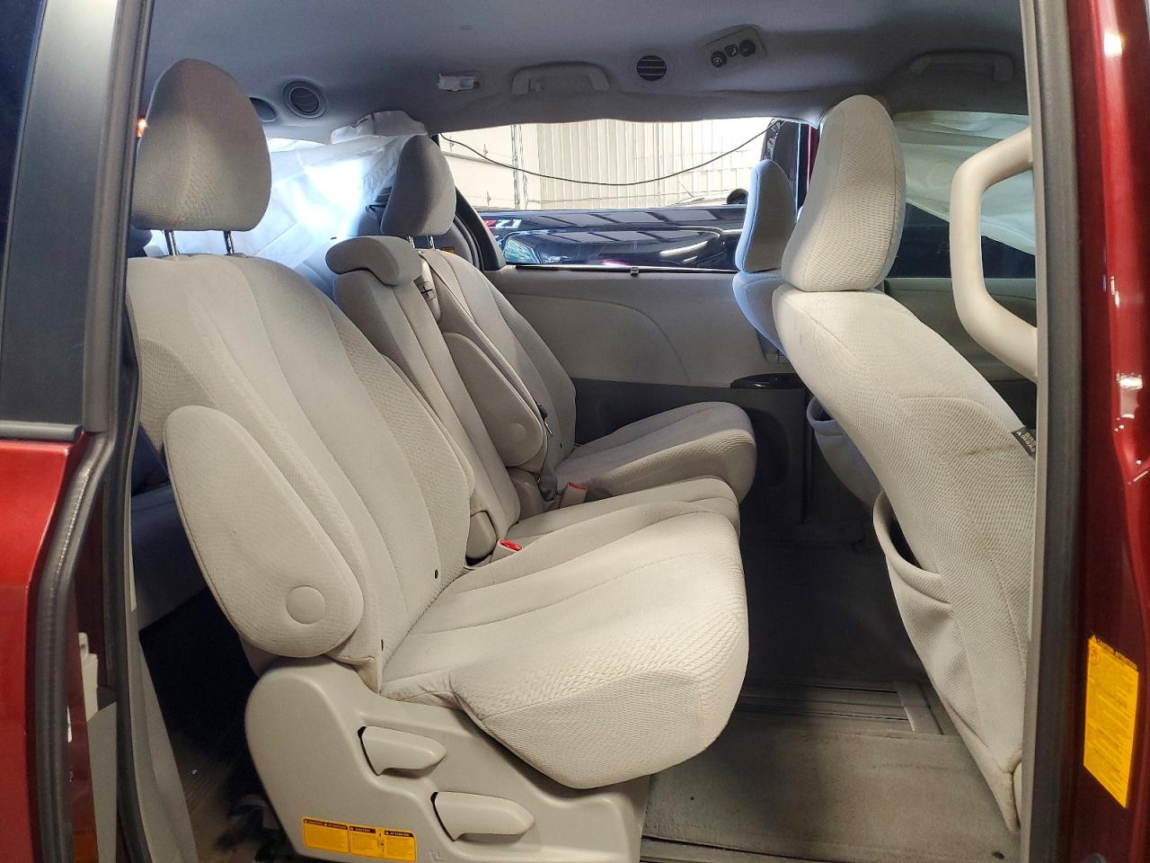 2011 Toyota Sienna Le Red vin: 5TDKK3DC0BS148335