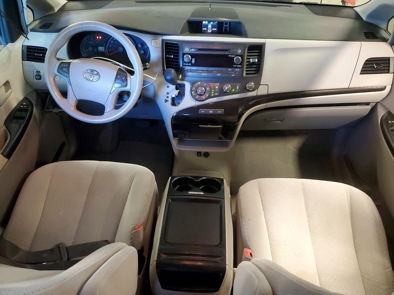 2011 Toyota Sienna Le Red vin: 5TDKK3DC0BS148335