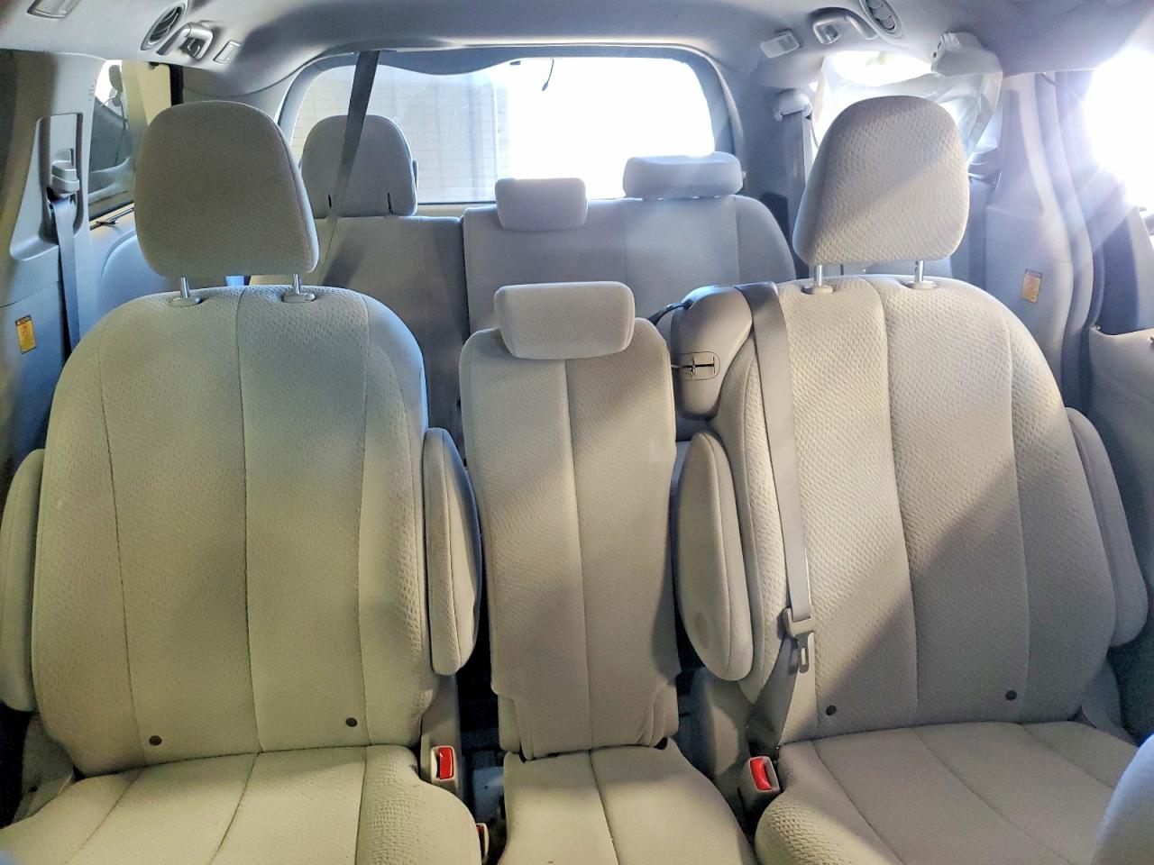 2011 Toyota Sienna Le Red vin: 5TDKK3DC0BS148335