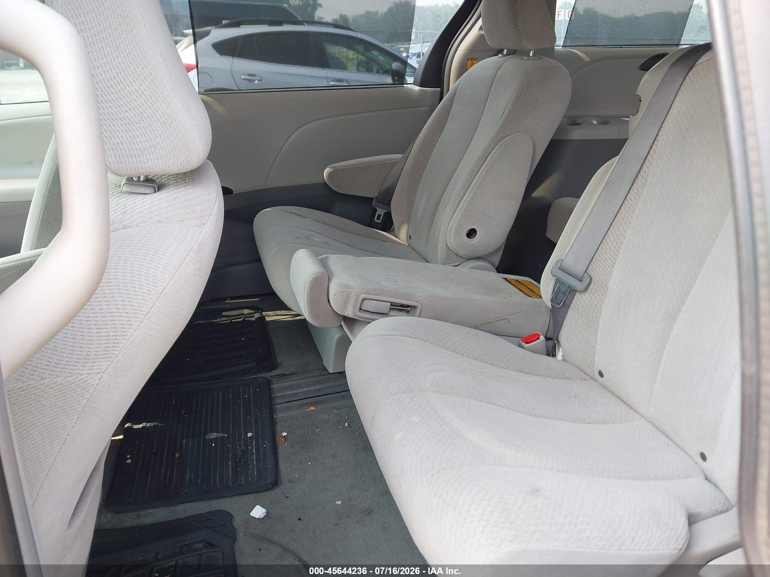 2011 Toyota Sienna Le V6 Blue vin: 5TDKK3DC0BS156600