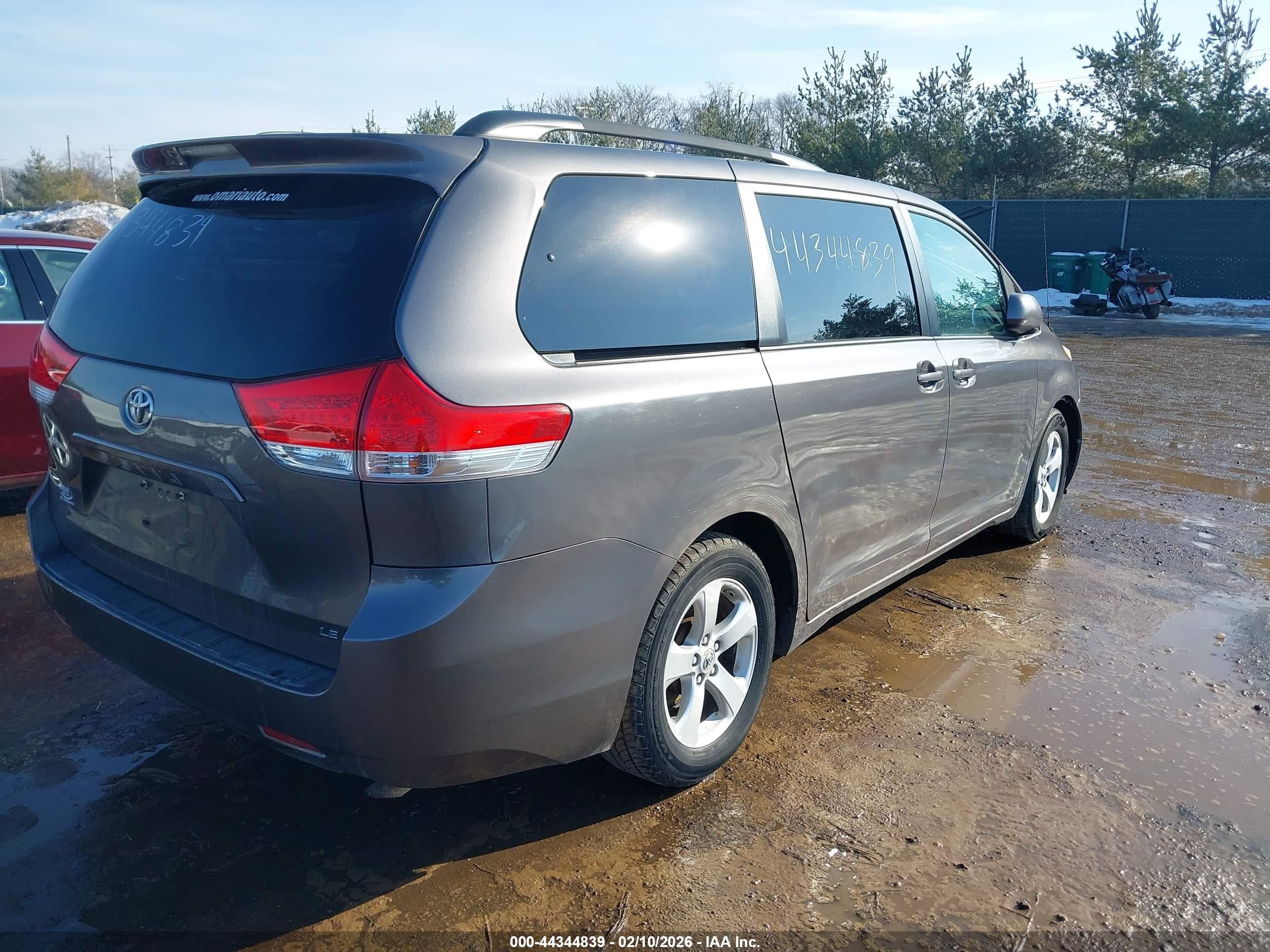 2012 Toyota Sienna Le V6 8 Passenger Gray vin: 5TDKK3DC0CS176508