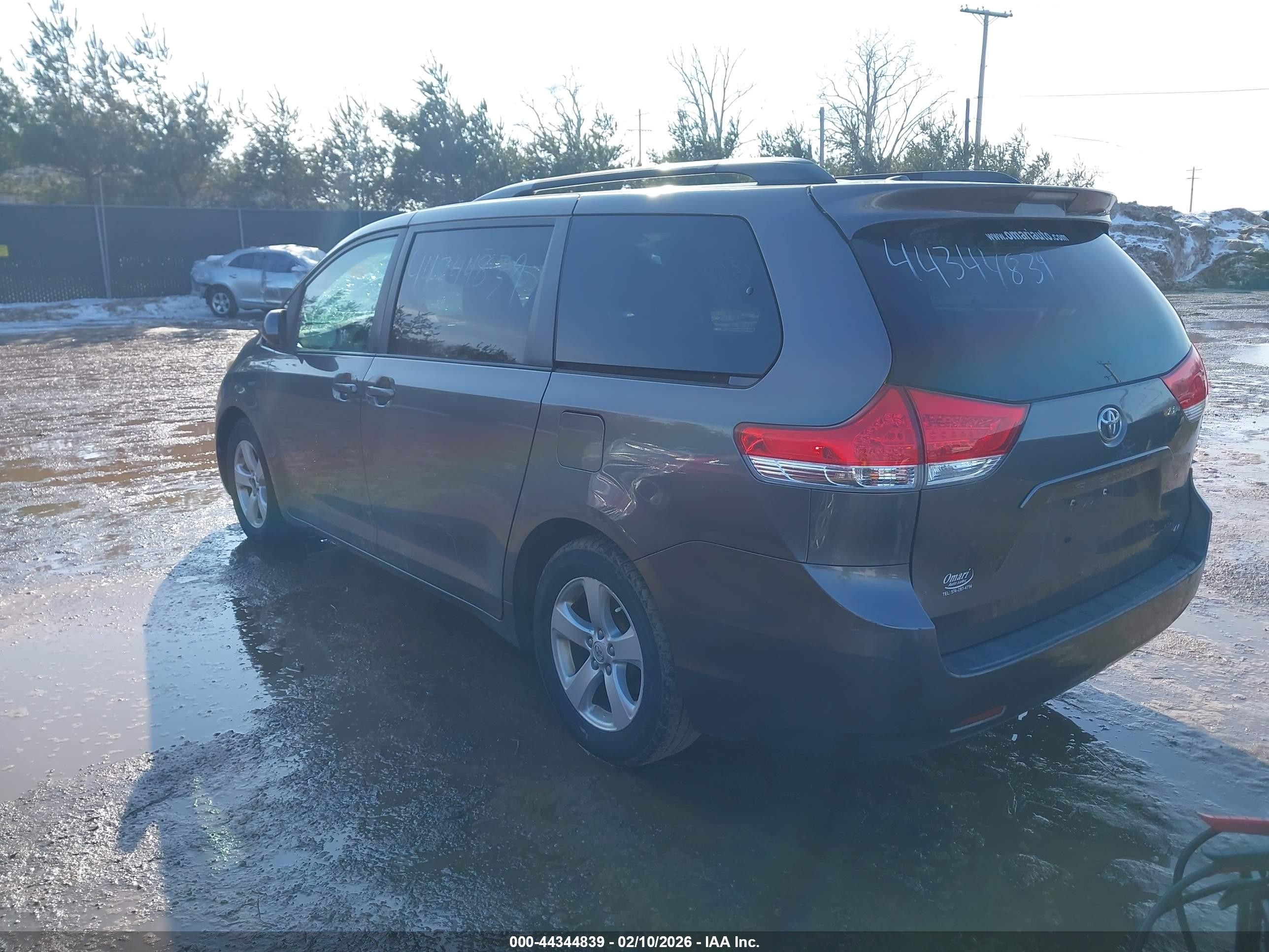 2012 Toyota Sienna Le V6 8 Passenger Gray vin: 5TDKK3DC0CS176508
