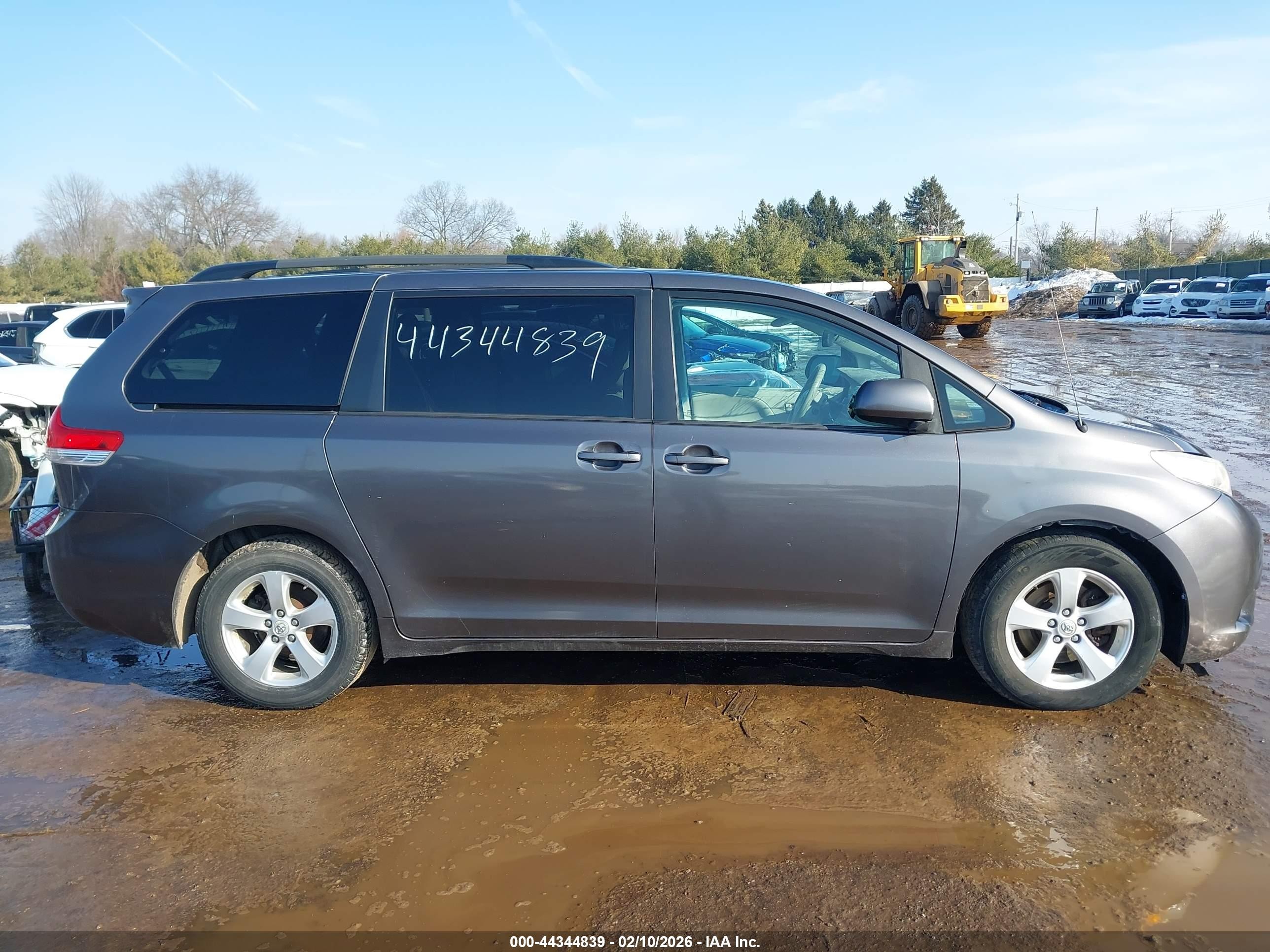2012 Toyota Sienna Le V6 8 Passenger Gray vin: 5TDKK3DC0CS176508