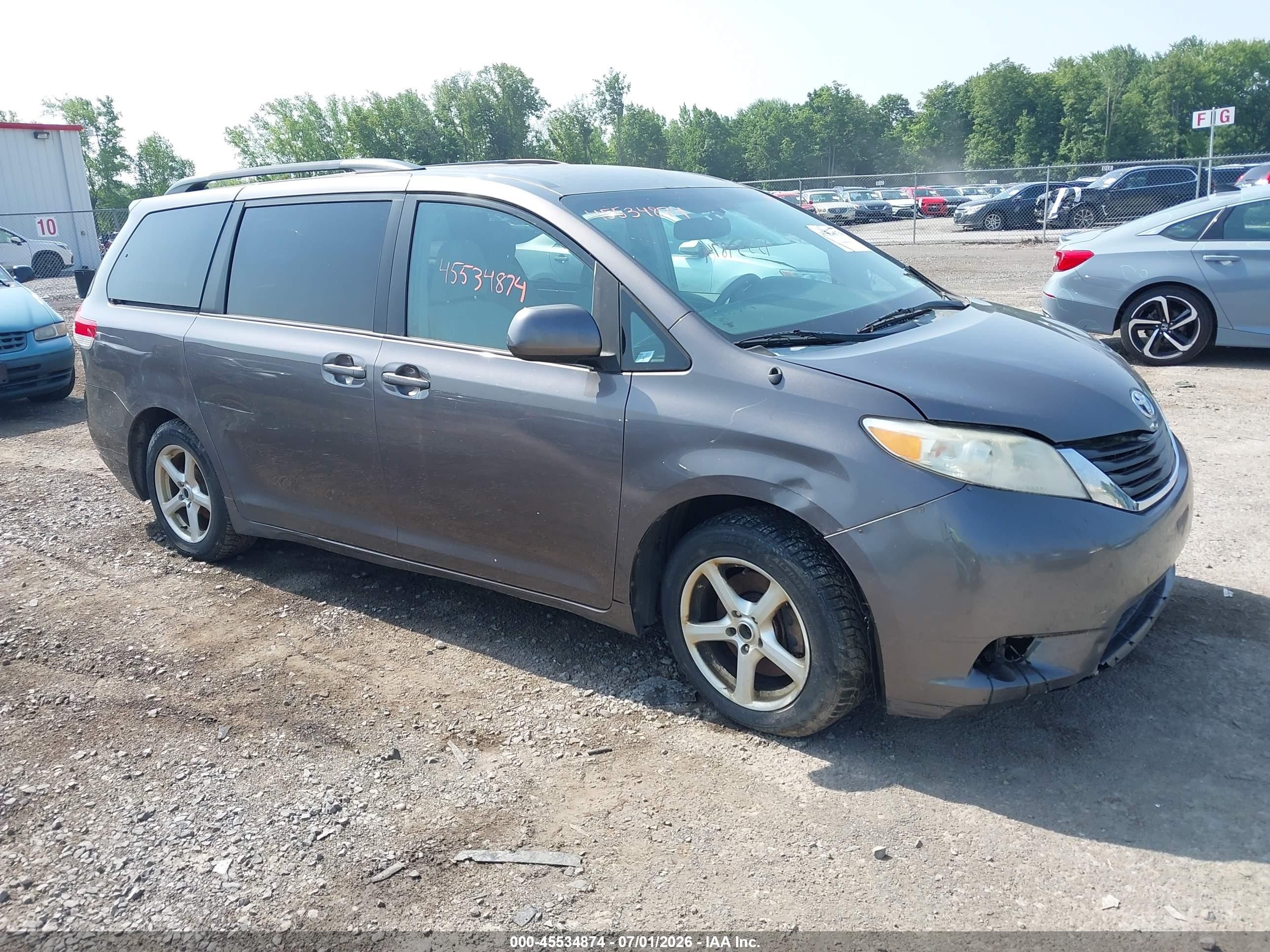 2012 Toyota Sienna Le V6 8 Passenger Gray vin: 5TDKK3DC0CS183782
