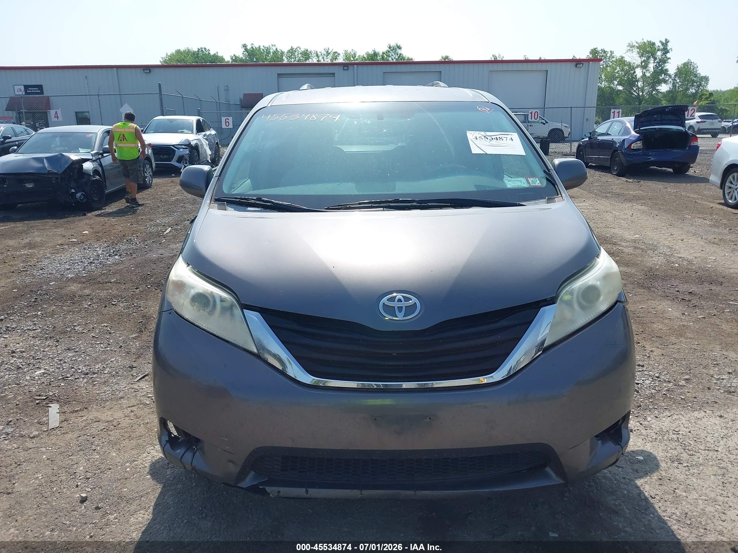 2012 Toyota Sienna Le V6 8 Passenger Gray vin: 5TDKK3DC0CS183782