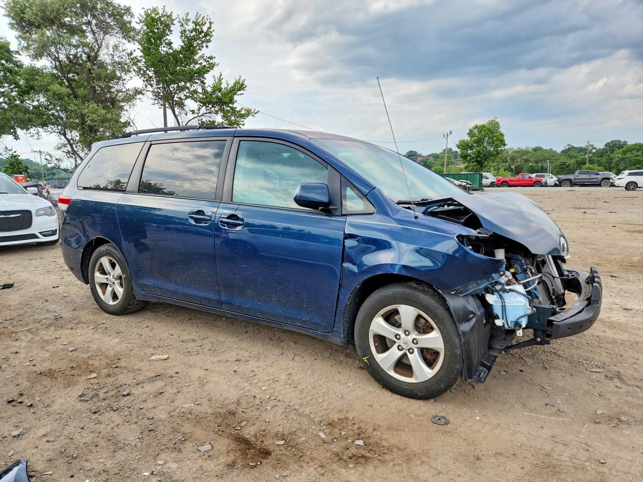 2012 Toyota Sienna Le Blue vin: 5TDKK3DC0CS188366