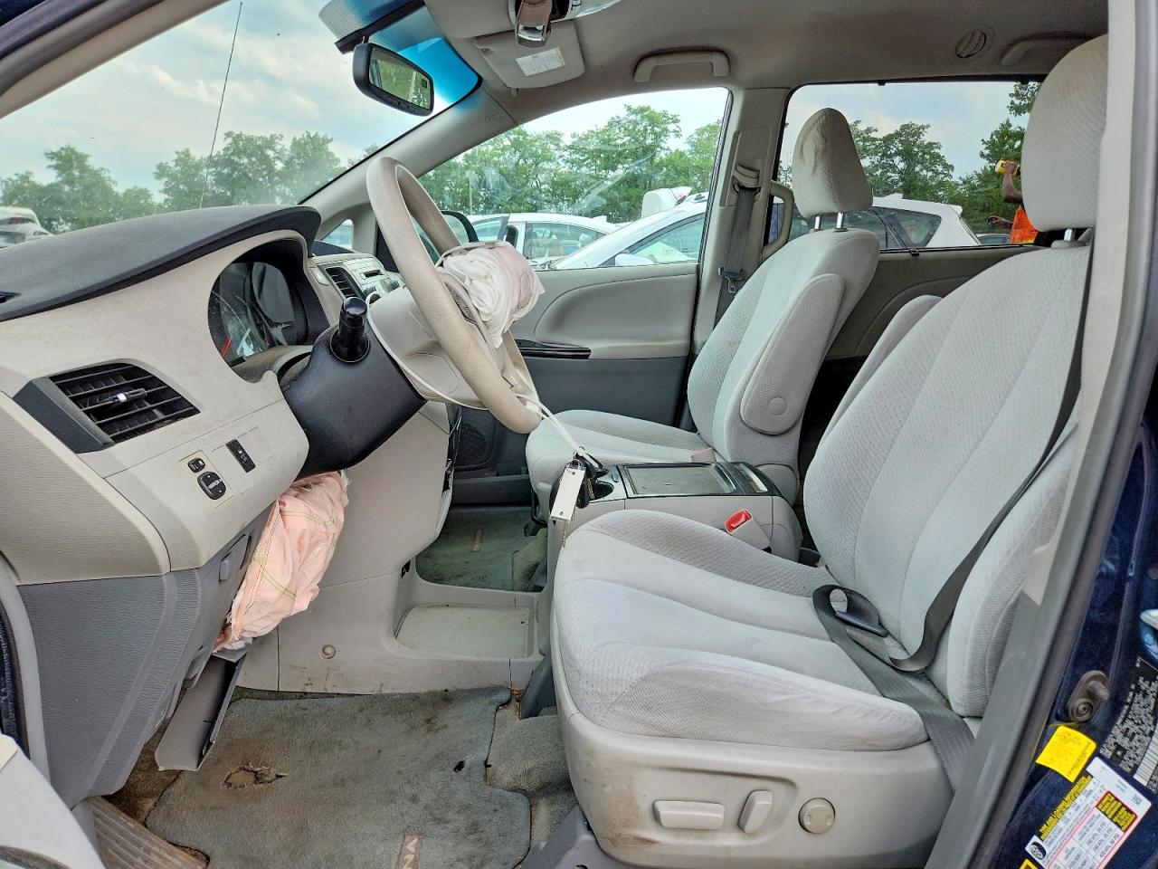 2012 Toyota Sienna Le Blue vin: 5TDKK3DC0CS188366