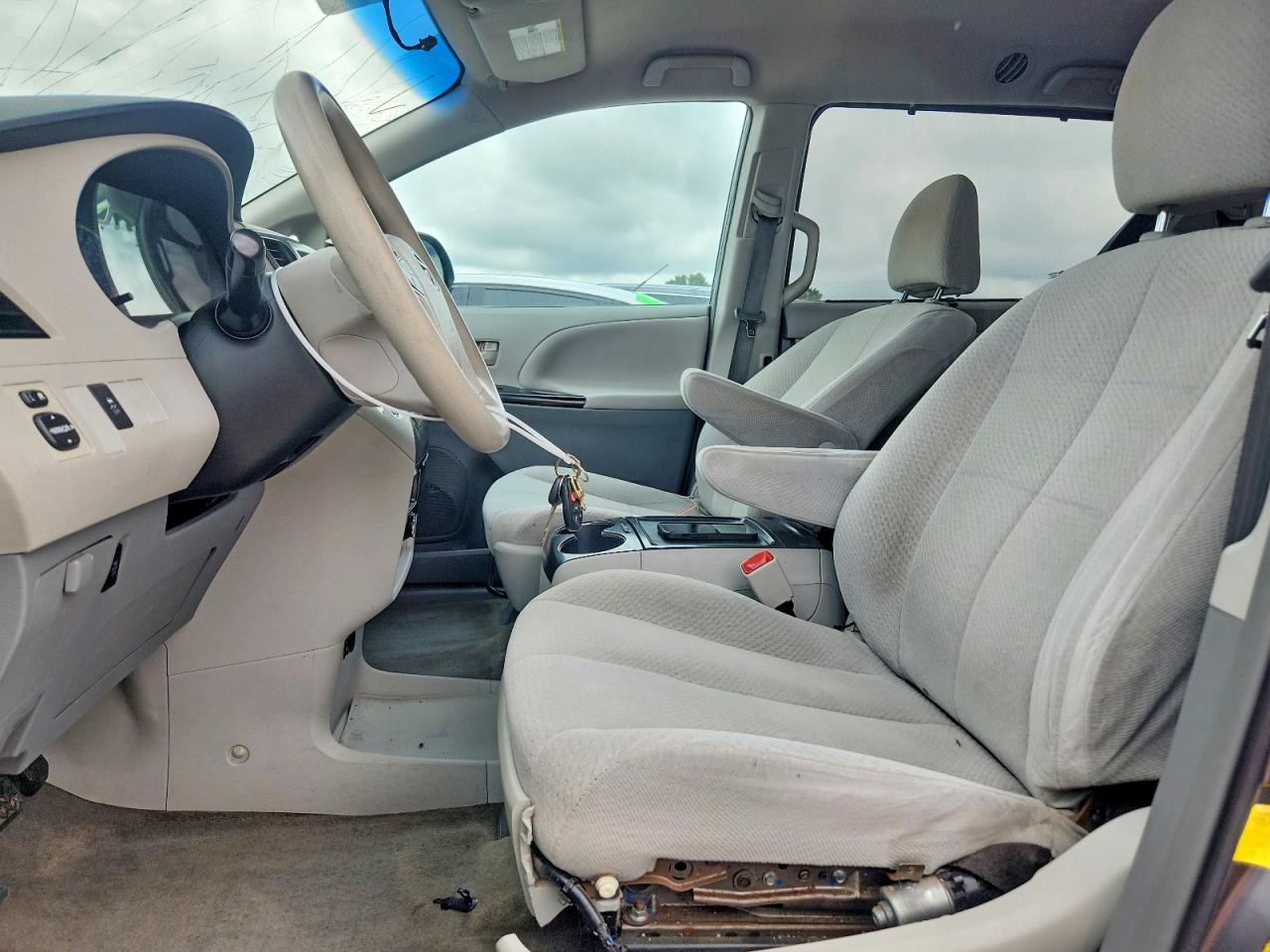 2012 Toyota Sienna Le Charcoal vin: 5TDKK3DC0CS196192