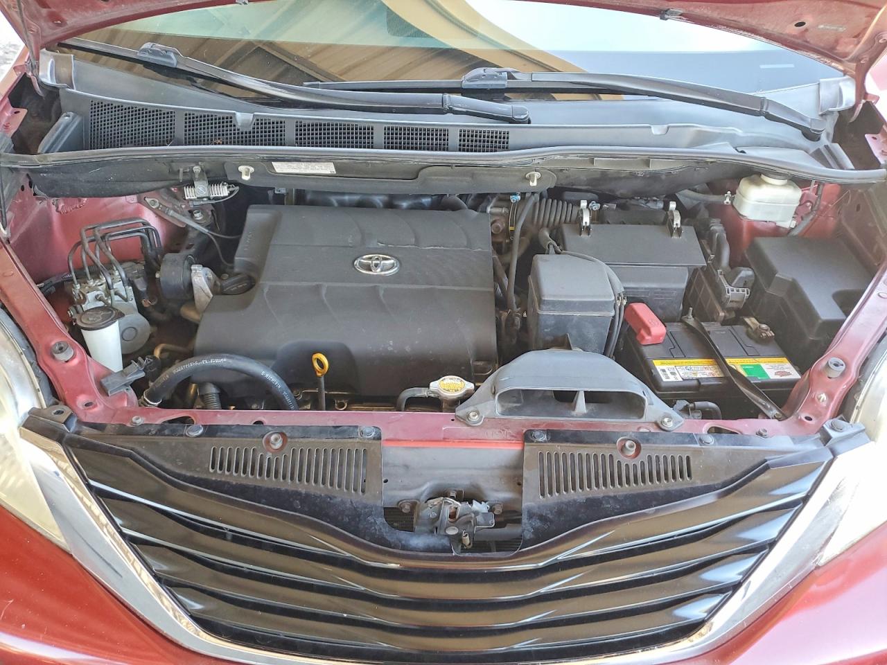 2012 Toyota Sienna Le Burgundy vin: 5TDKK3DC0CS206414