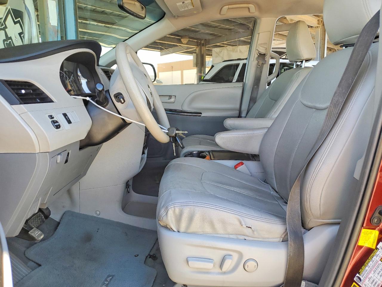 2012 Toyota Sienna Le Burgundy vin: 5TDKK3DC0CS206414