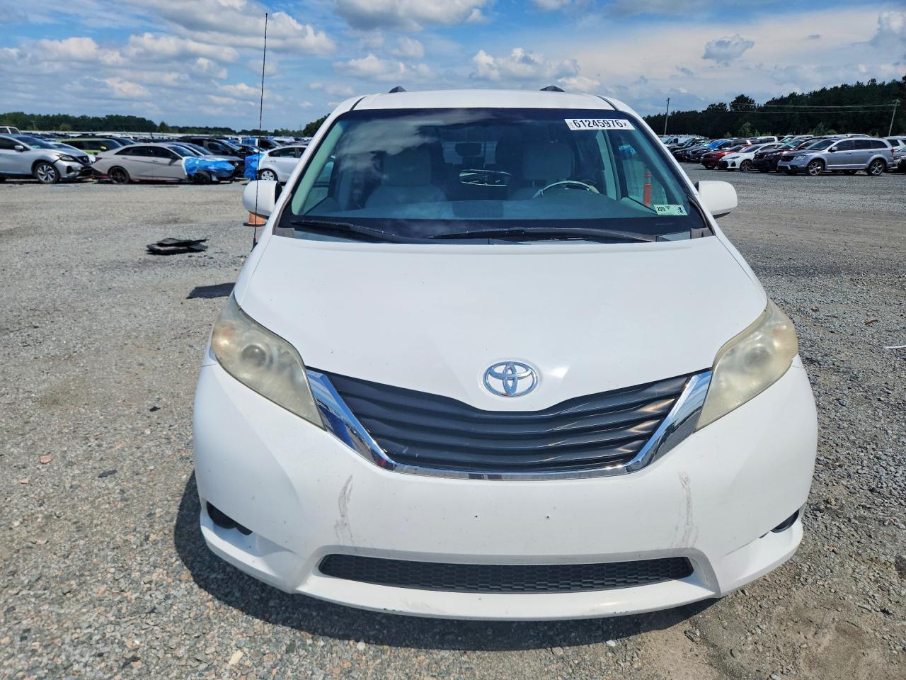 2012 Toyota Sienna Le Белый vin: 5TDKK3DC0CS210821