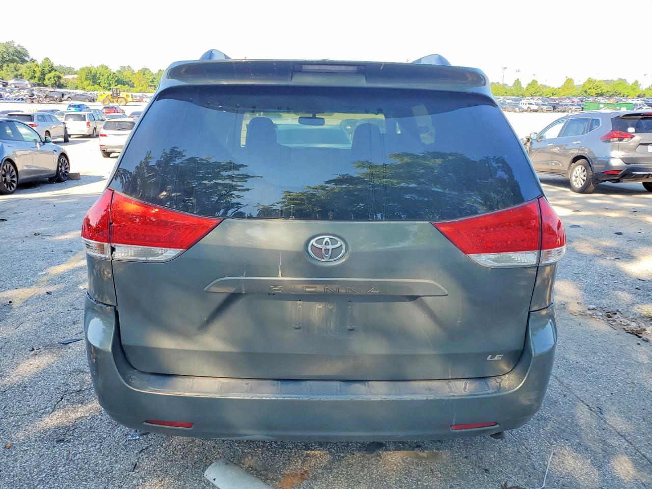 2012 Toyota Sienna Le Gray vin: 5TDKK3DC0CS210950
