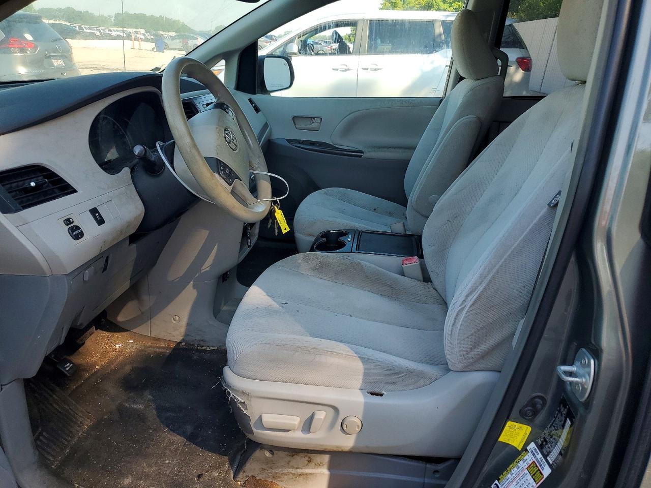 2012 Toyota Sienna Le Gray vin: 5TDKK3DC0CS210950
