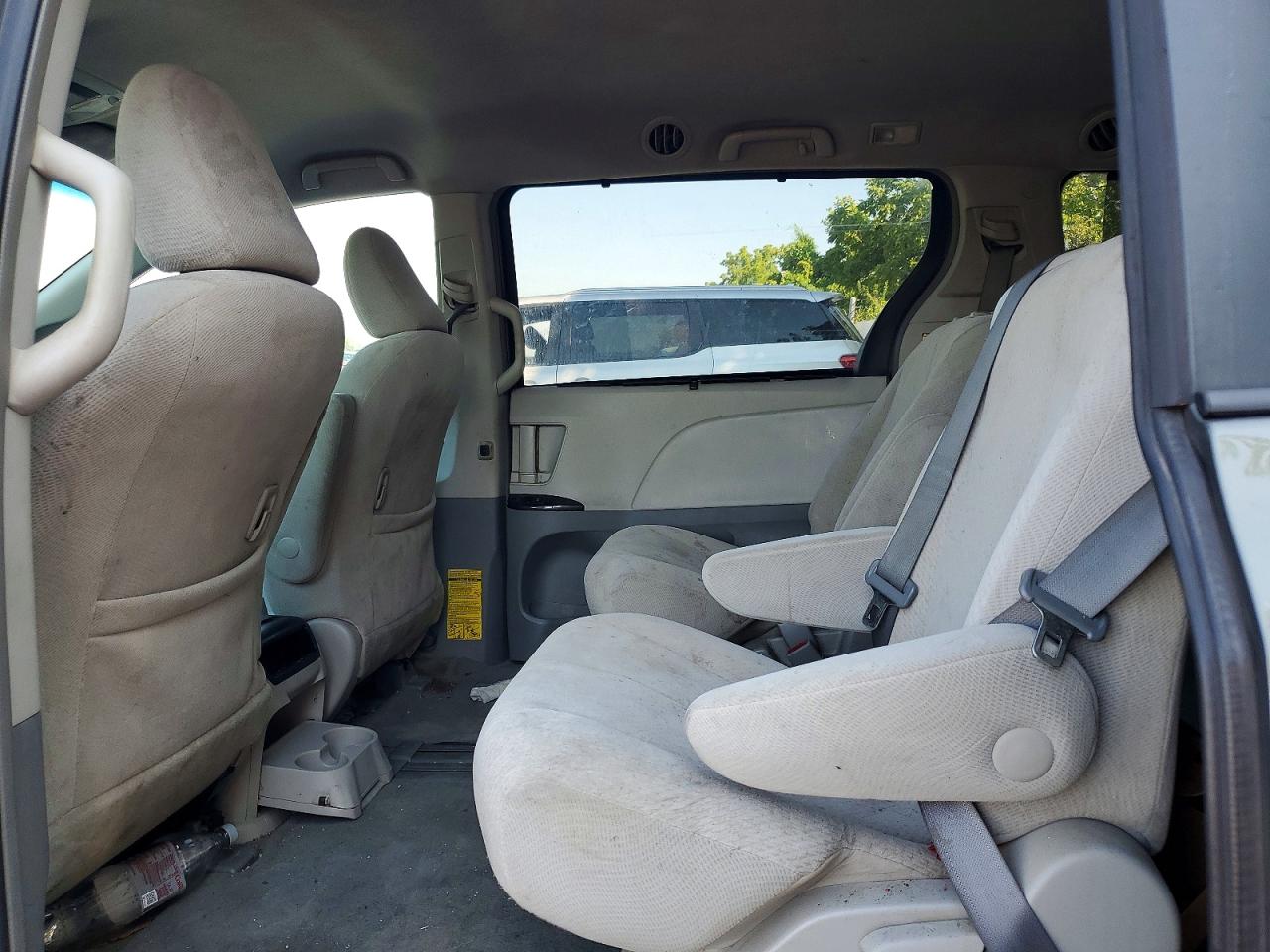 2012 Toyota Sienna Le Gray vin: 5TDKK3DC0CS210950