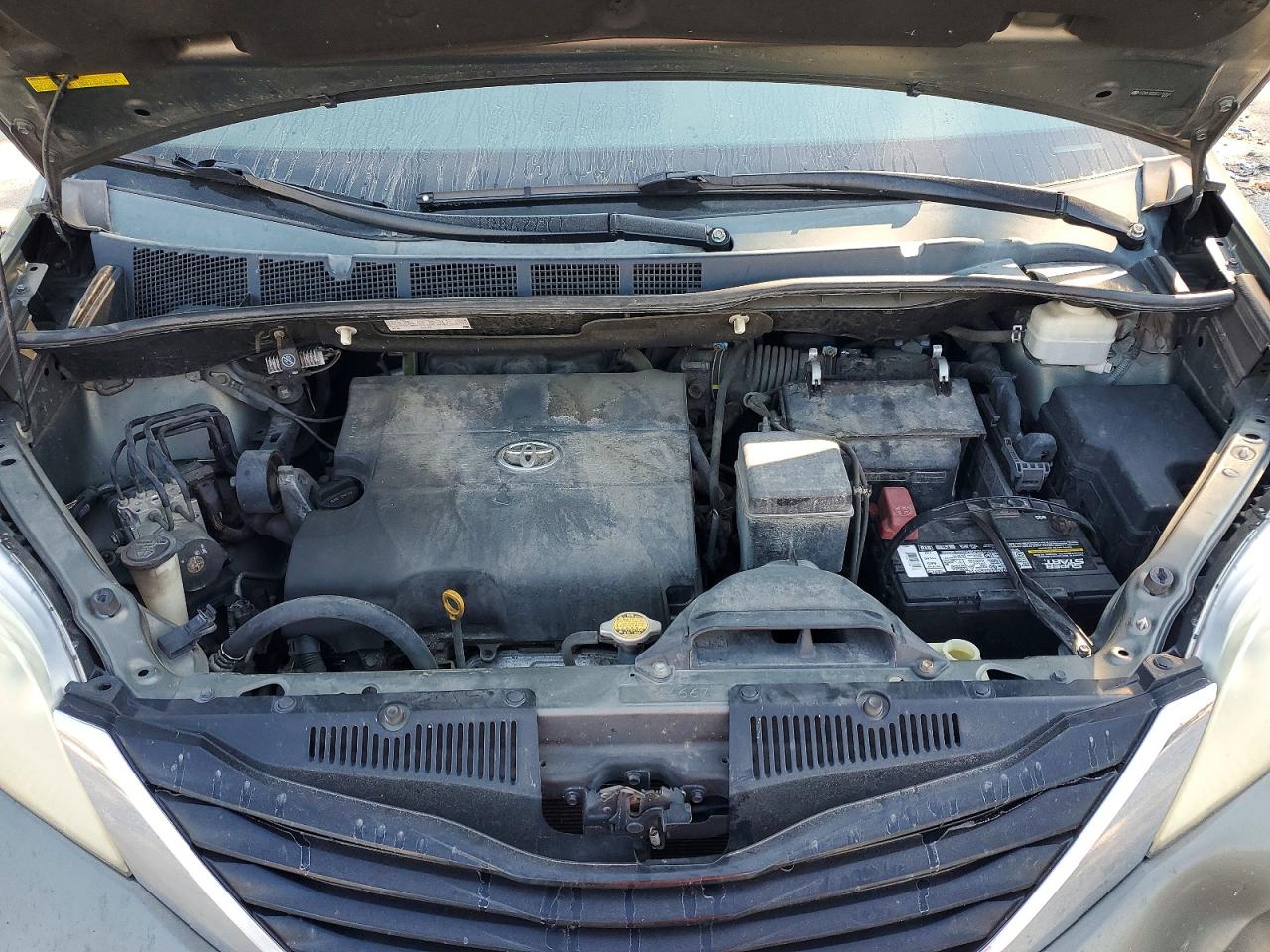 2012 Toyota Sienna Le Gray vin: 5TDKK3DC0CS210950