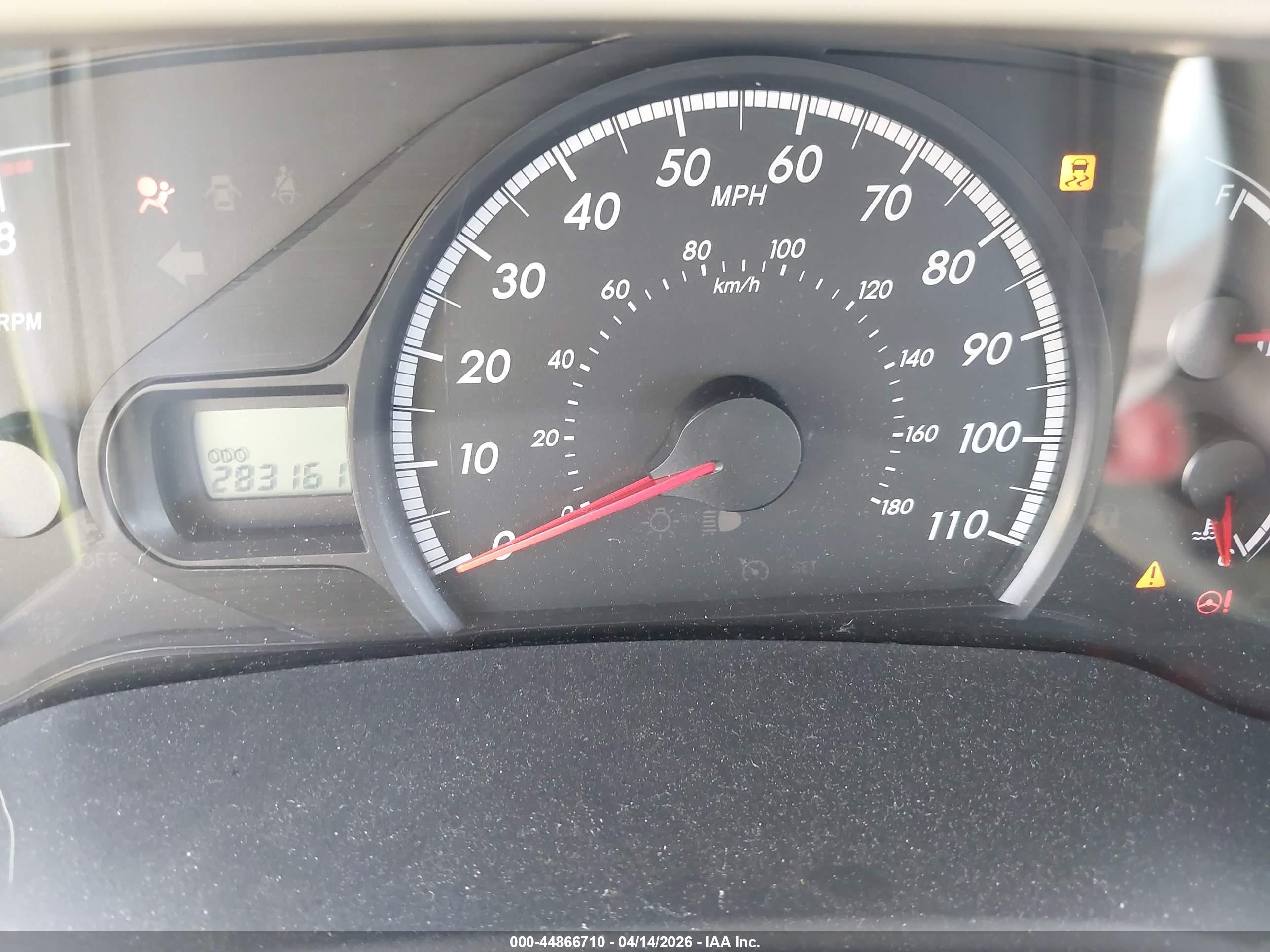 2012 Toyota Sienna Le V6 8 Passenger Gold vin: 5TDKK3DC0CS215310