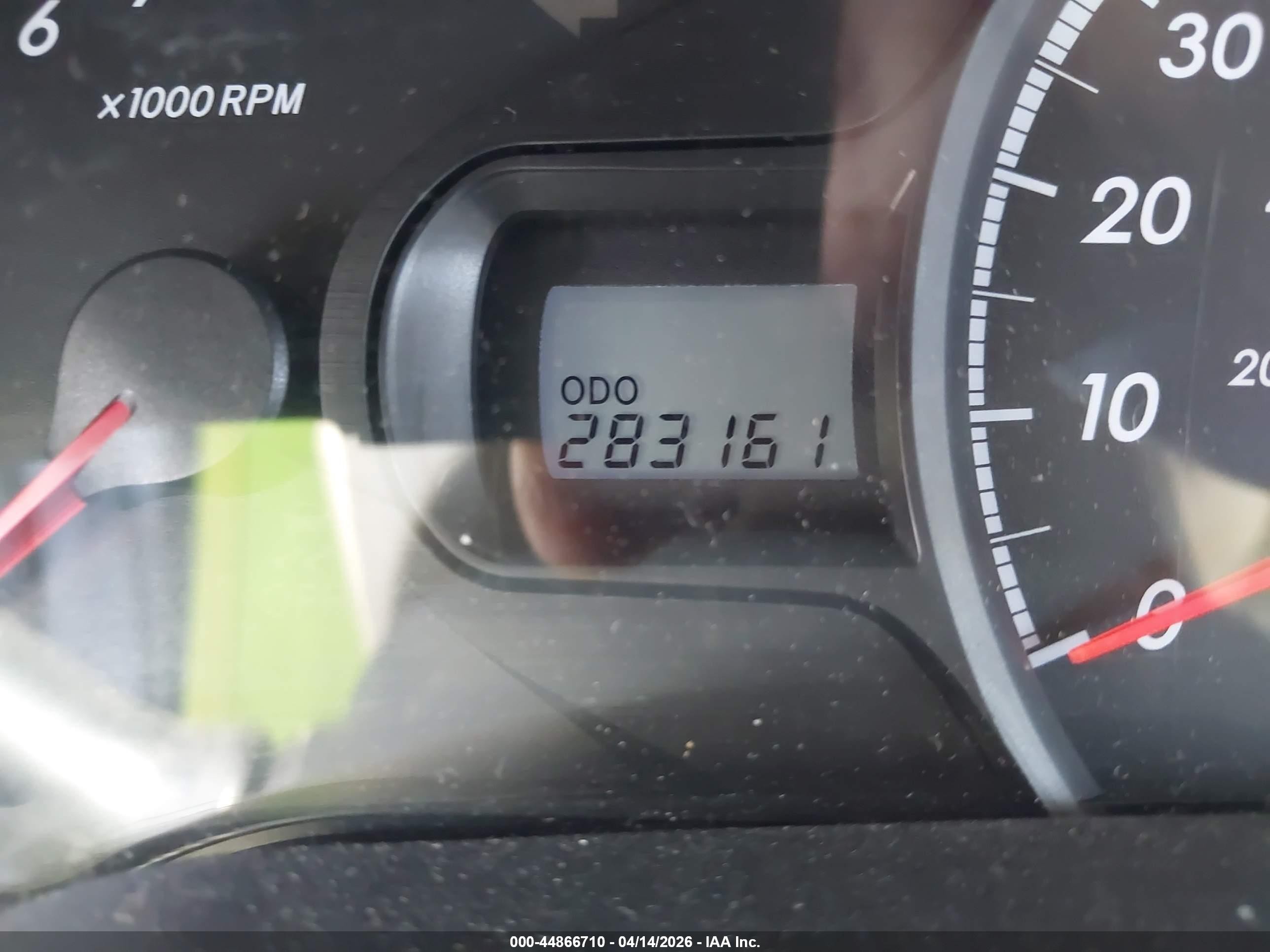 2012 Toyota Sienna Le V6 8 Passenger Gold vin: 5TDKK3DC0CS215310