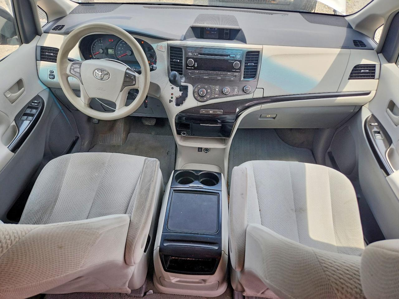 2012 Toyota Sienna Le Silver vin: 5TDKK3DC0CS221642