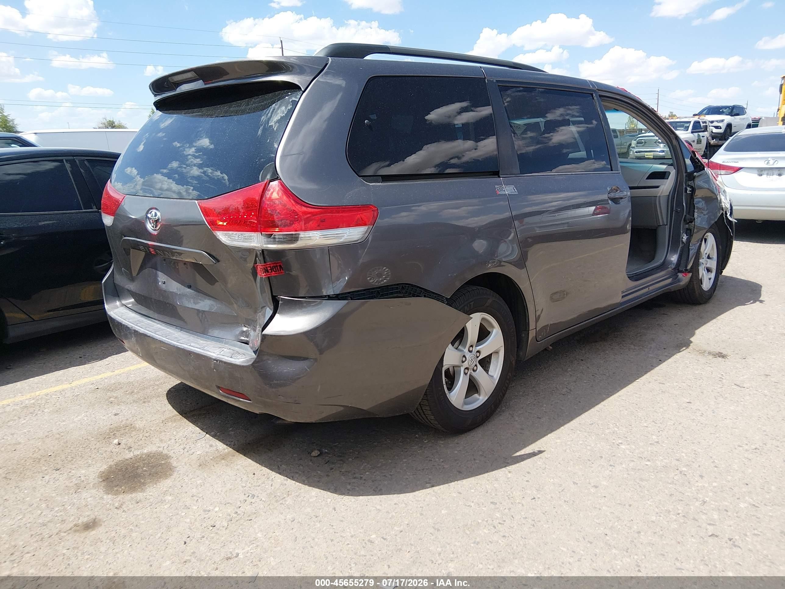 2012 Toyota Sienna Le V6 8 Passenger Gray vin: 5TDKK3DC0CS232270
