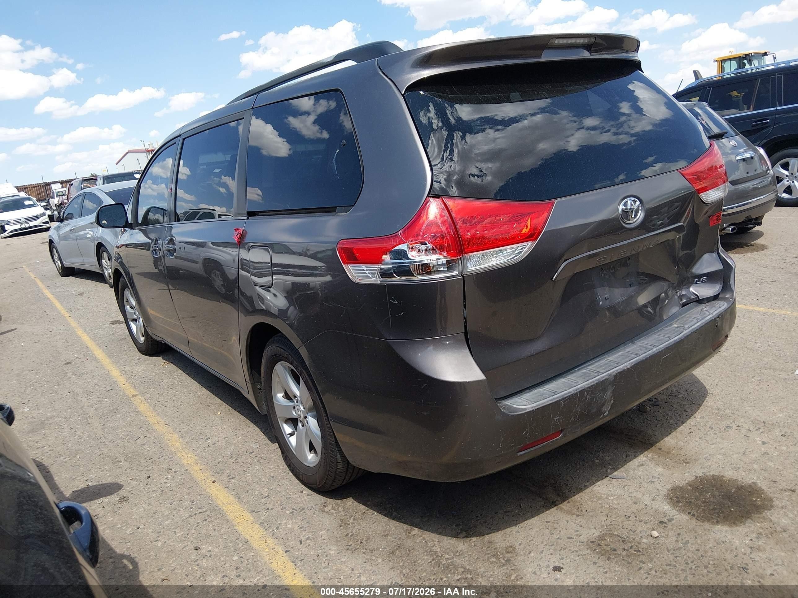 2012 Toyota Sienna Le V6 8 Passenger Gray vin: 5TDKK3DC0CS232270