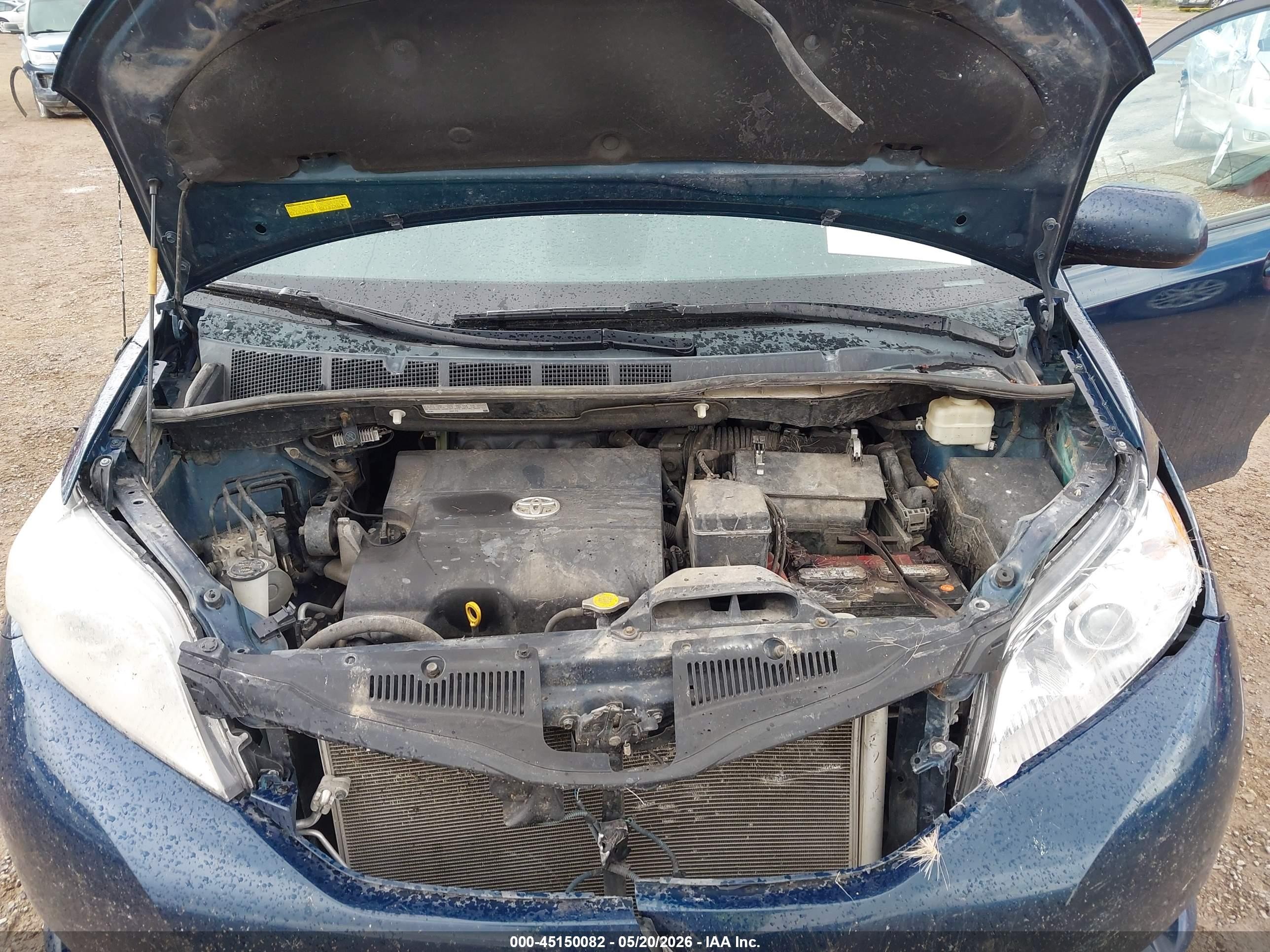 2012 Toyota Sienna Le V6 8 Passenger Blue vin: 5TDKK3DC0CS236495