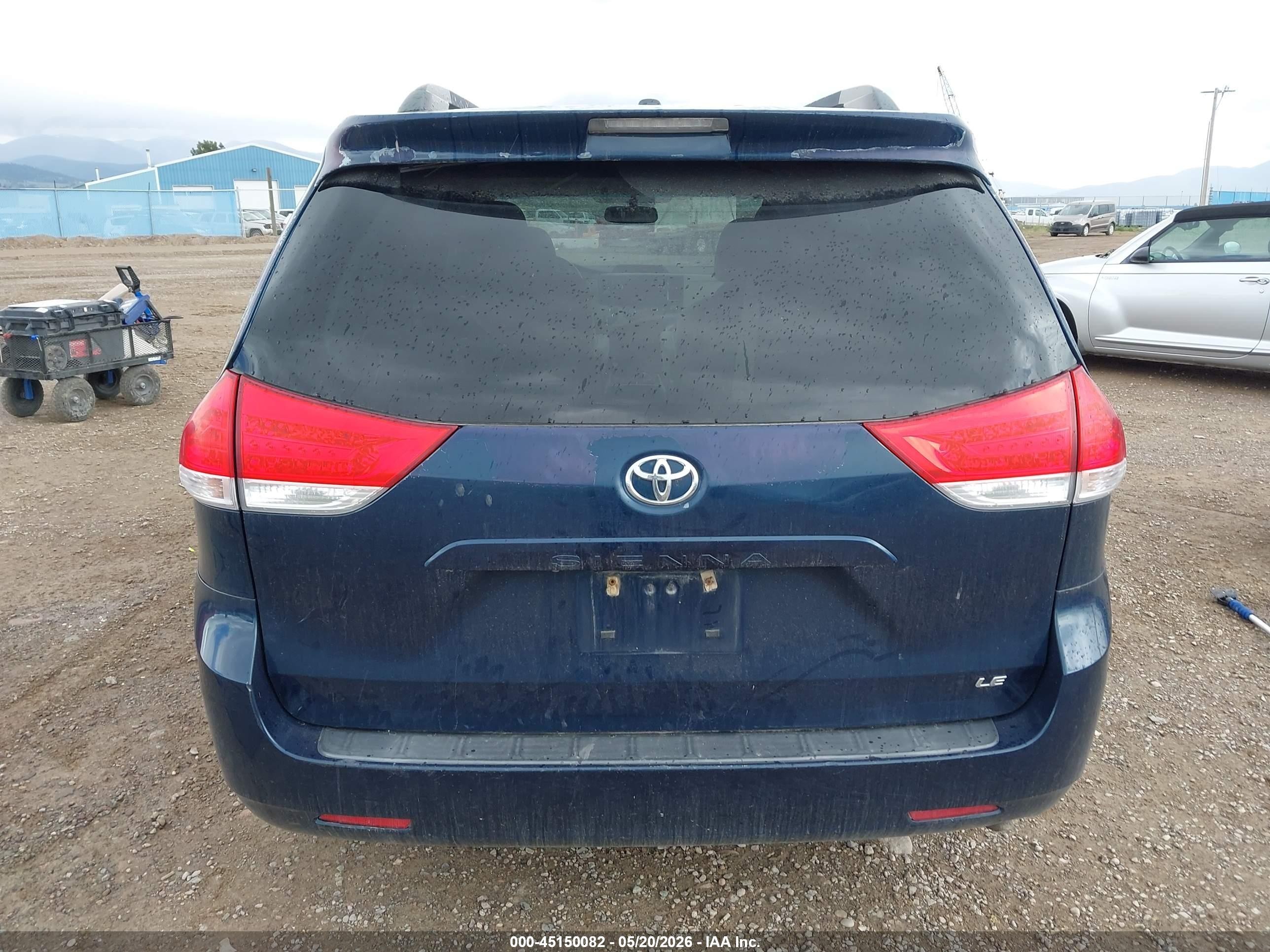 2012 Toyota Sienna Le V6 8 Passenger Blue vin: 5TDKK3DC0CS236495