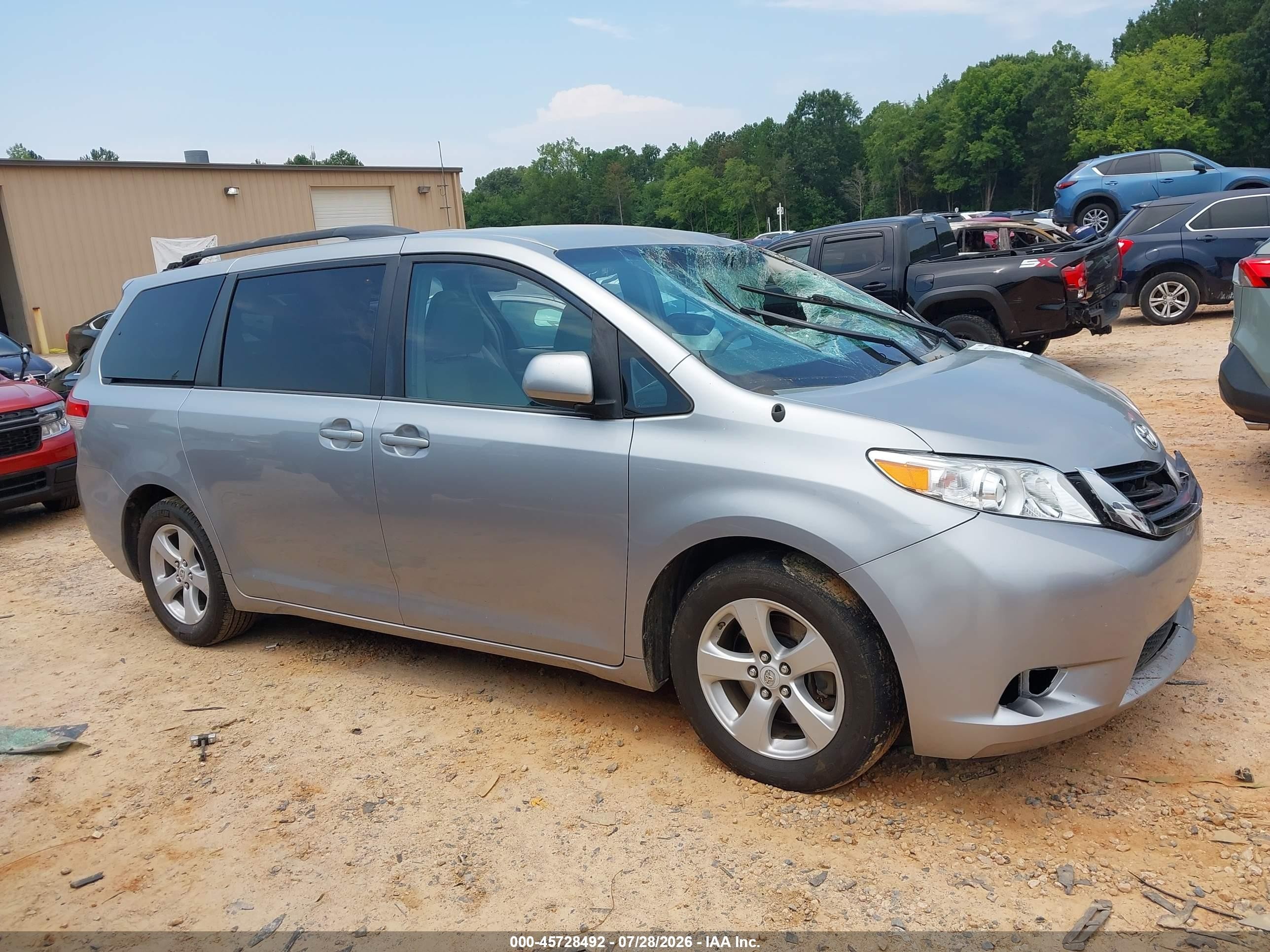 2012 Toyota Sienna Le V6 8 Passenger Серый vin: 5TDKK3DC0CS240742
