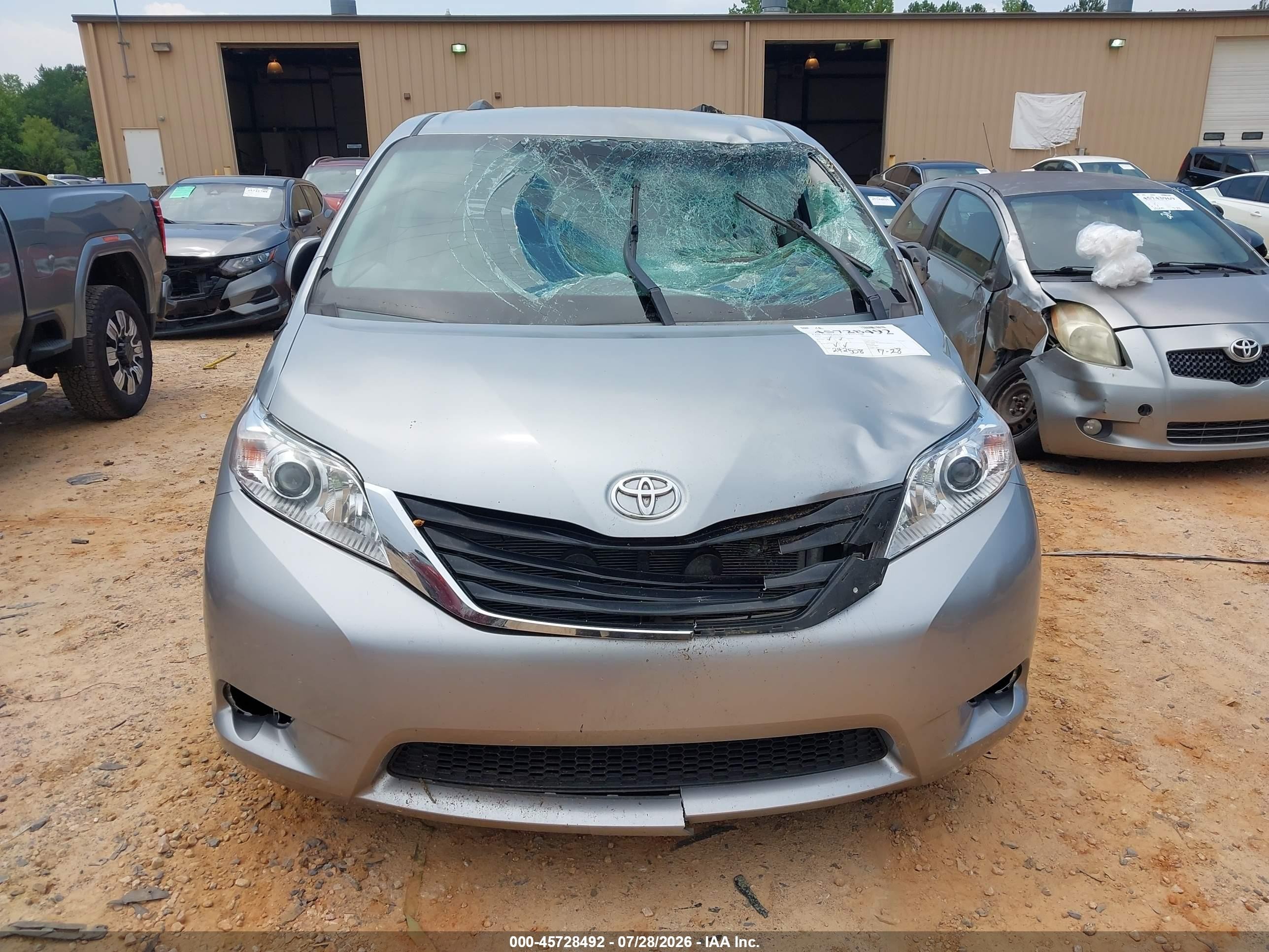 2012 Toyota Sienna Le V6 8 Passenger Серый vin: 5TDKK3DC0CS240742