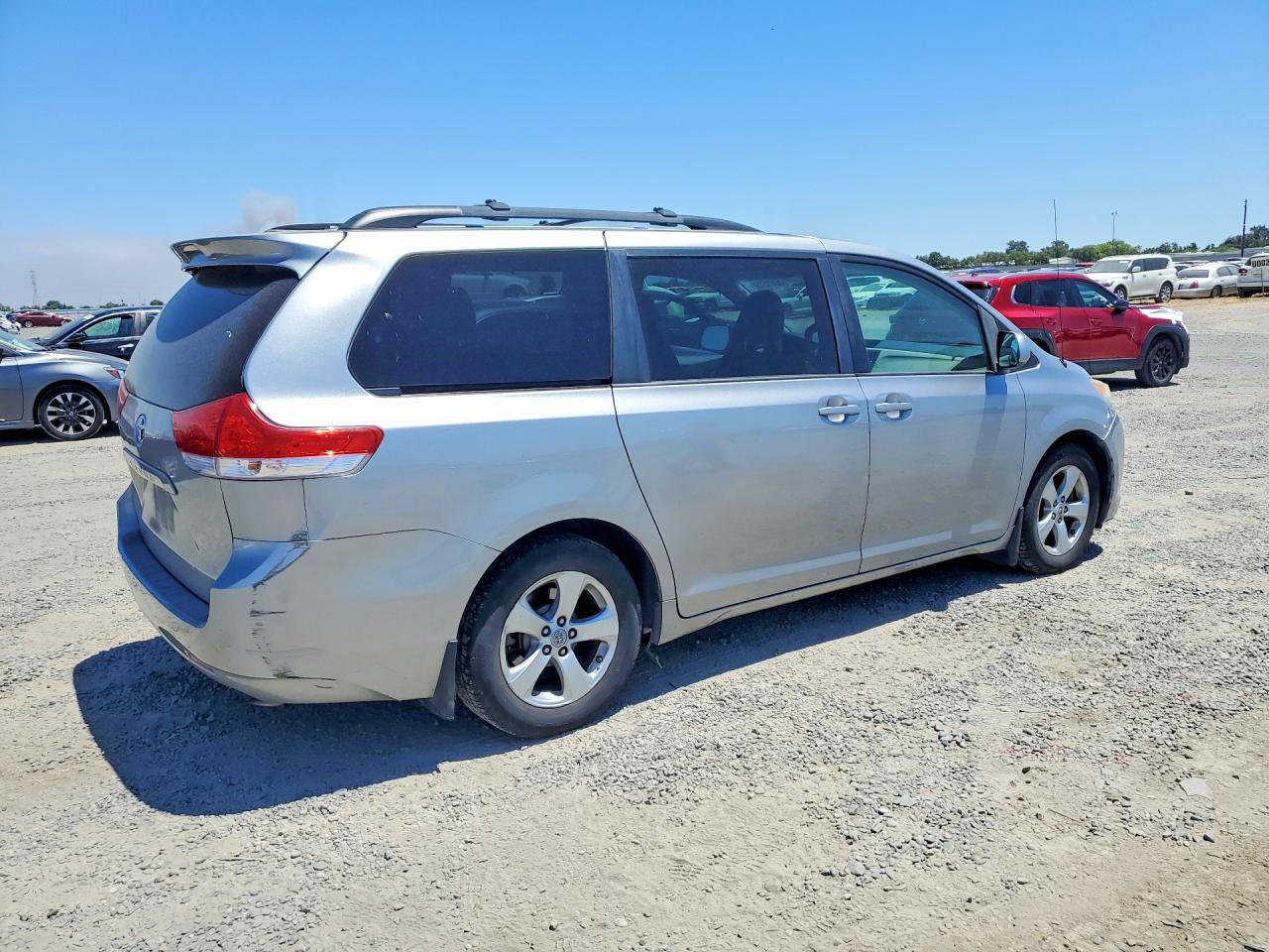 2012 Toyota Sienna Le Silver vin: 5TDKK3DC0CS245536