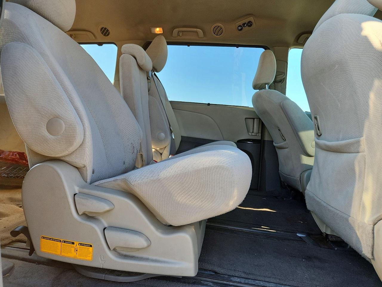 2012 Toyota Sienna Le Black vin: 5TDKK3DC0CS245665