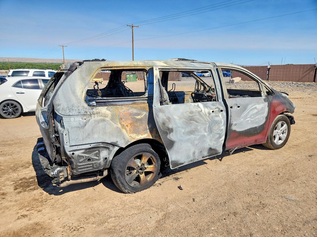 2012 Toyota Sienna Le Burn vin: 5TDKK3DC0CS260117