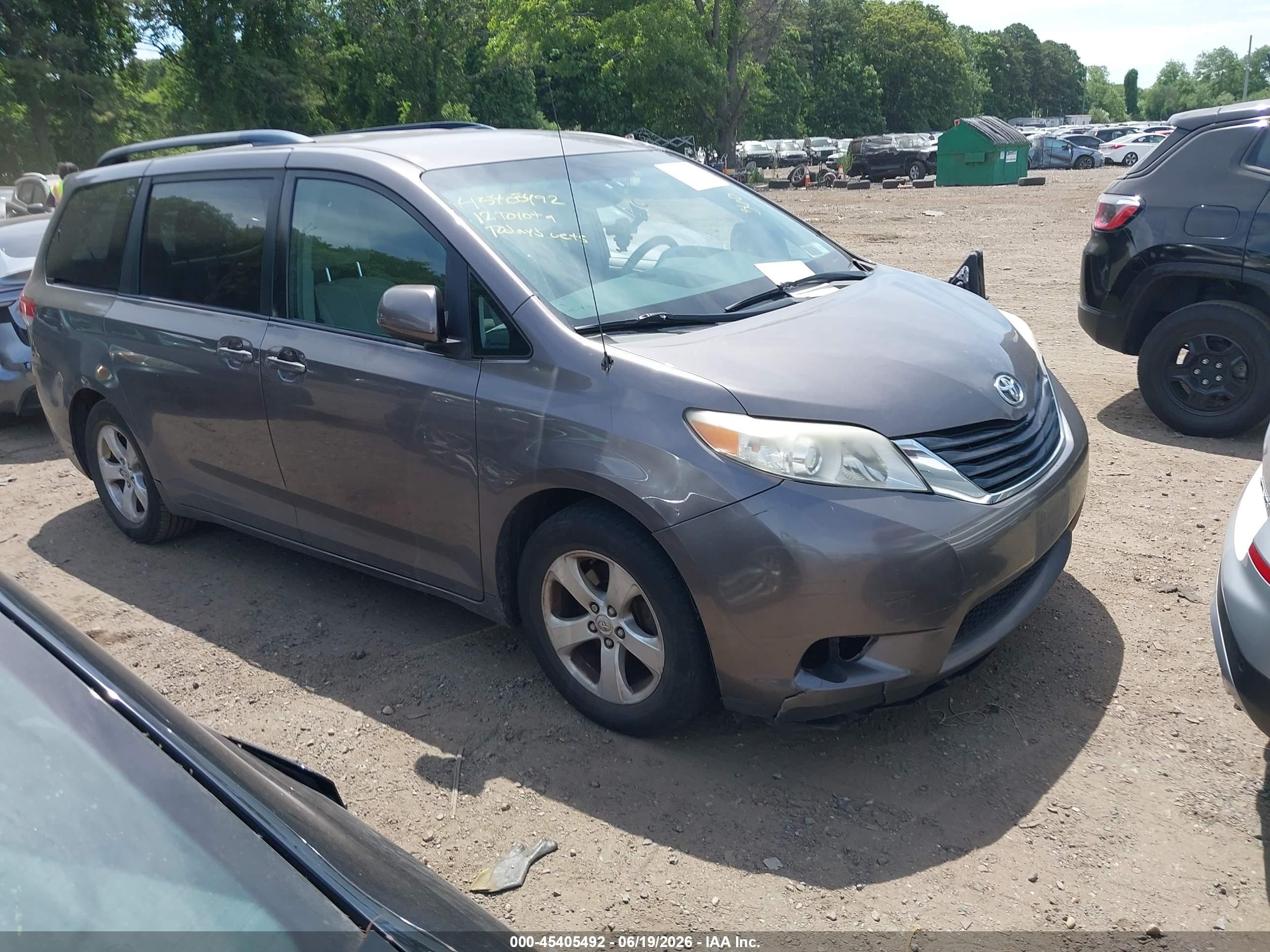 2012 Toyota Sienna Le V6 8 Passenger Gray vin: 5TDKK3DC0CS265995