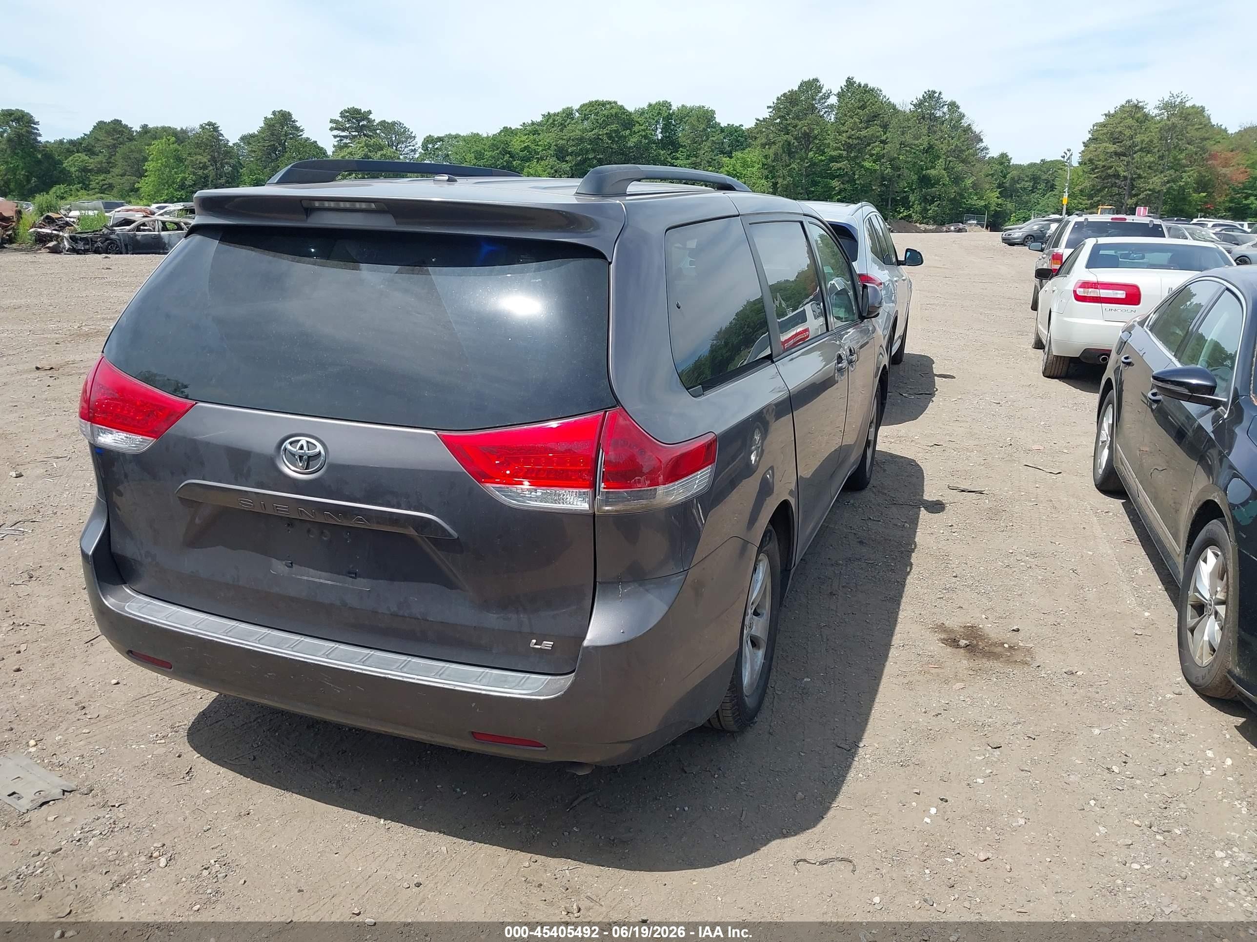 2012 Toyota Sienna Le V6 8 Passenger Gray vin: 5TDKK3DC0CS265995