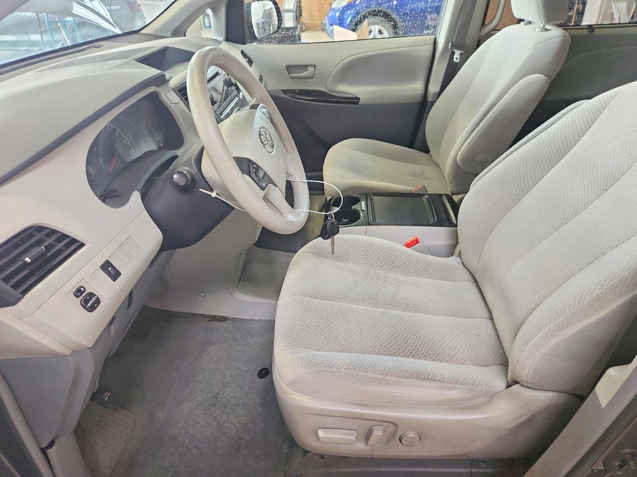 2013 Toyota Sienna Le Gray vin: 5TDKK3DC0DS294088