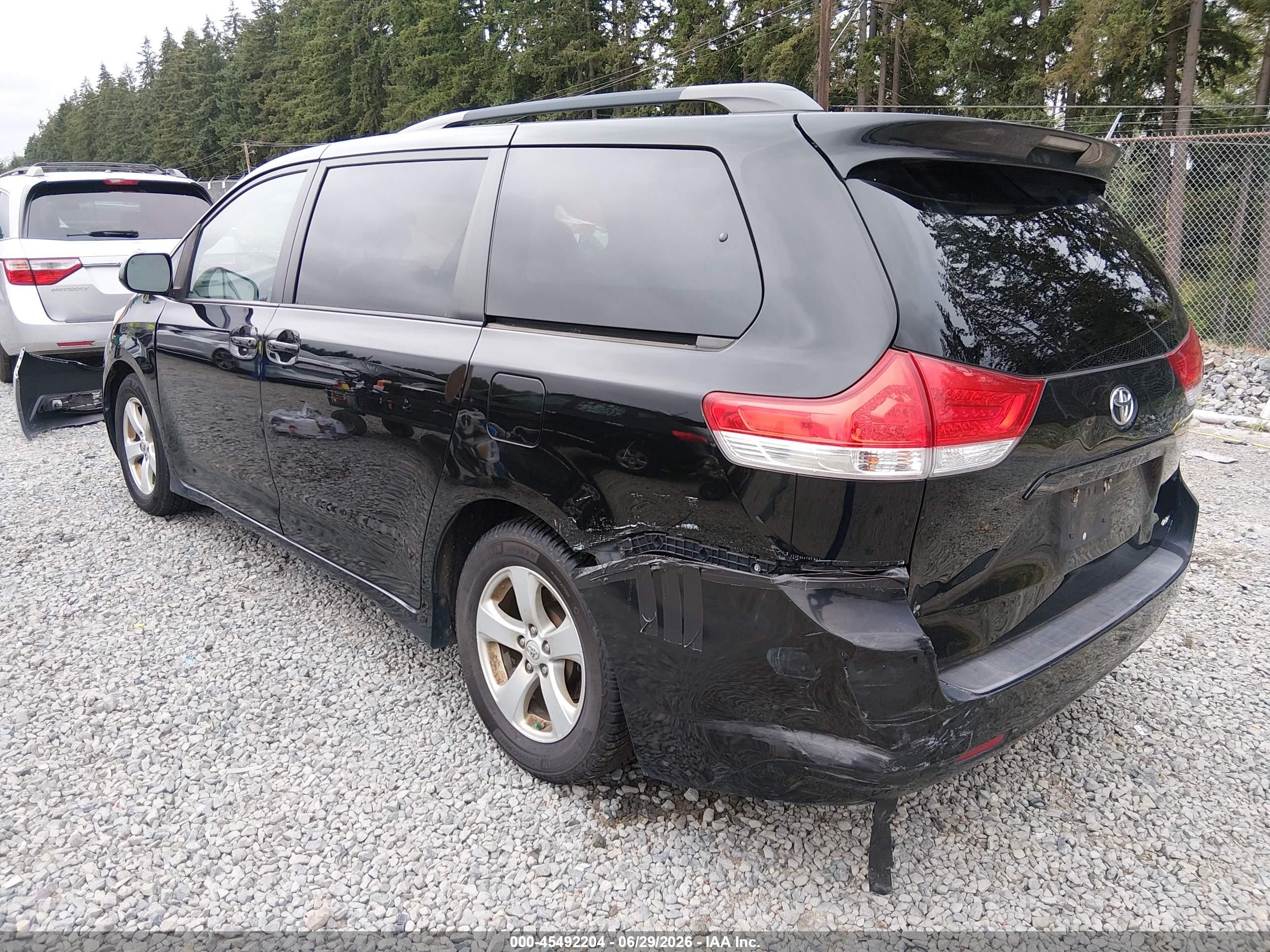 2013 Toyota Sienna Le V6 8 Passenger Black vin: 5TDKK3DC0DS307096