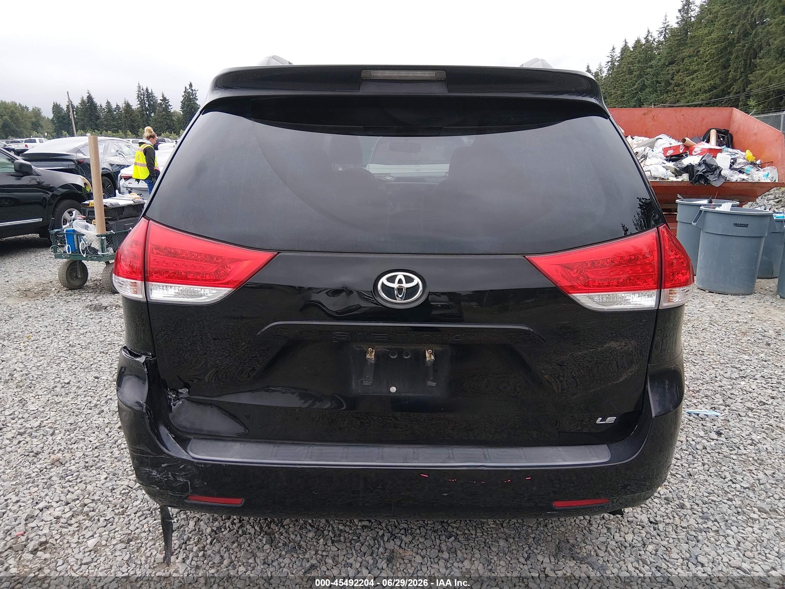 2013 Toyota Sienna Le V6 8 Passenger Black vin: 5TDKK3DC0DS307096