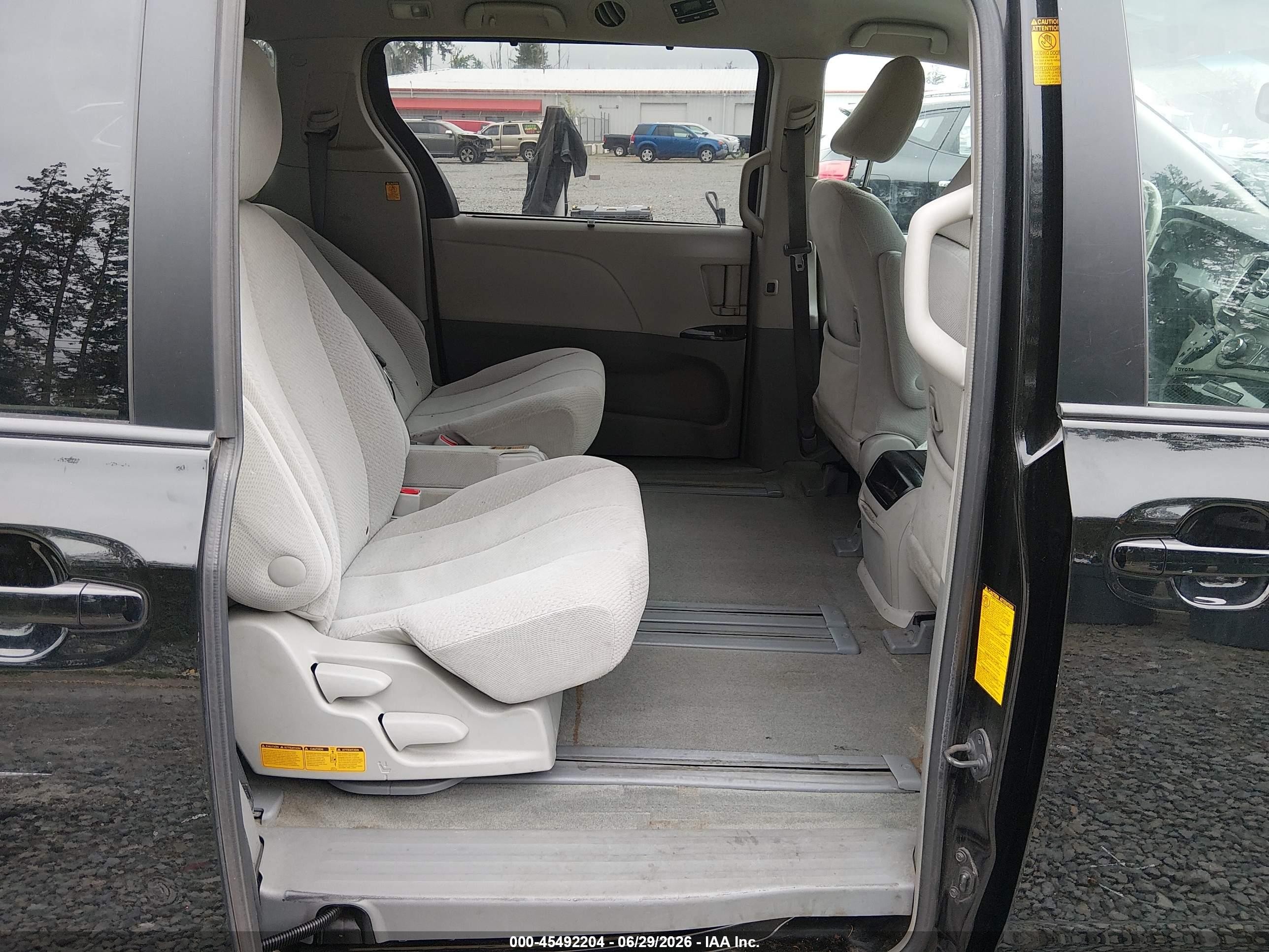 2013 Toyota Sienna Le V6 8 Passenger Black vin: 5TDKK3DC0DS307096