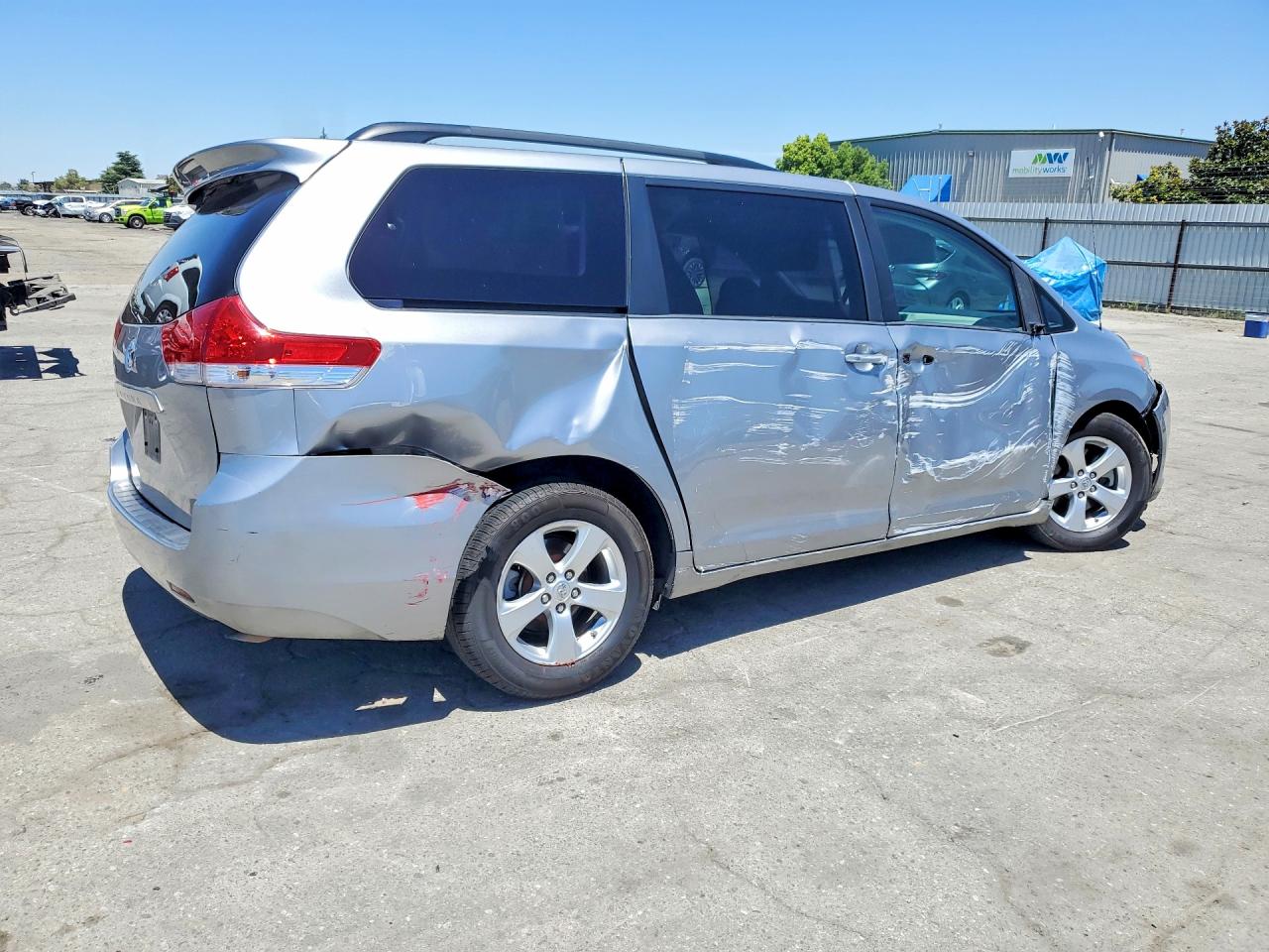 2013 Toyota Sienna Le Silver vin: 5TDKK3DC0DS313352