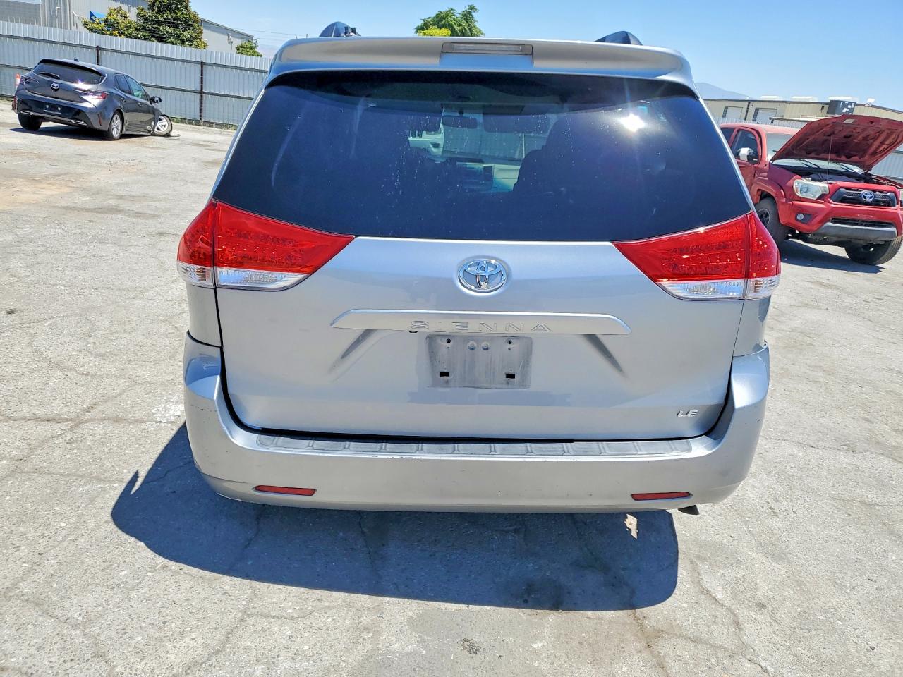 2013 Toyota Sienna Le Silver vin: 5TDKK3DC0DS313352