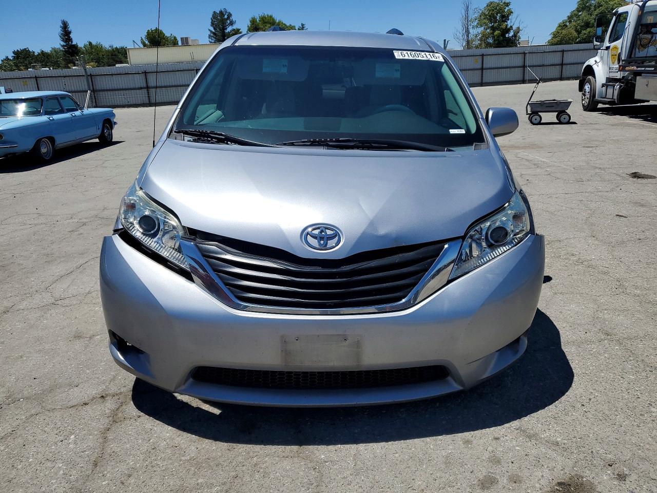 2013 Toyota Sienna Le Silver vin: 5TDKK3DC0DS313352