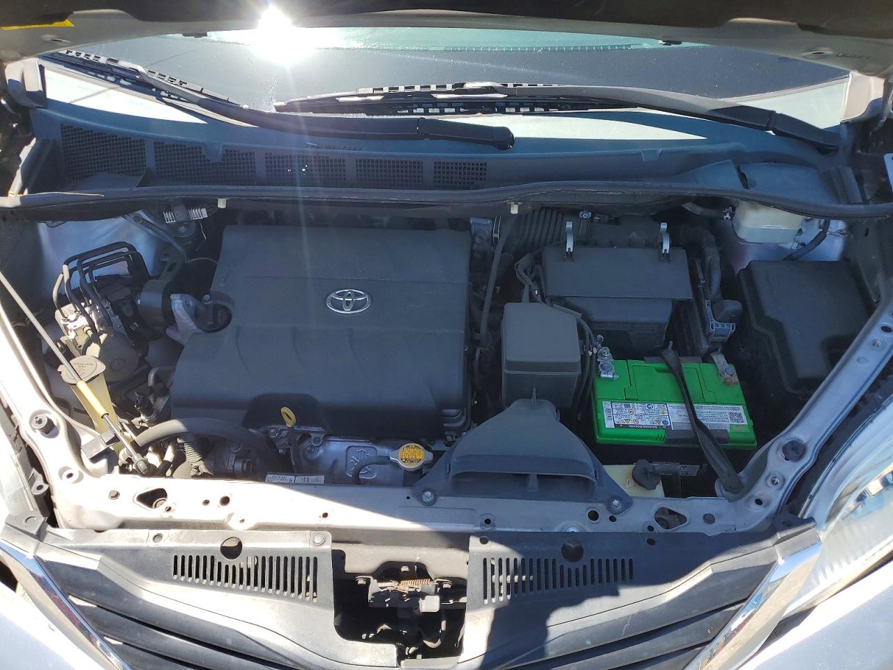 2013 Toyota Sienna Le Silver vin: 5TDKK3DC0DS313352