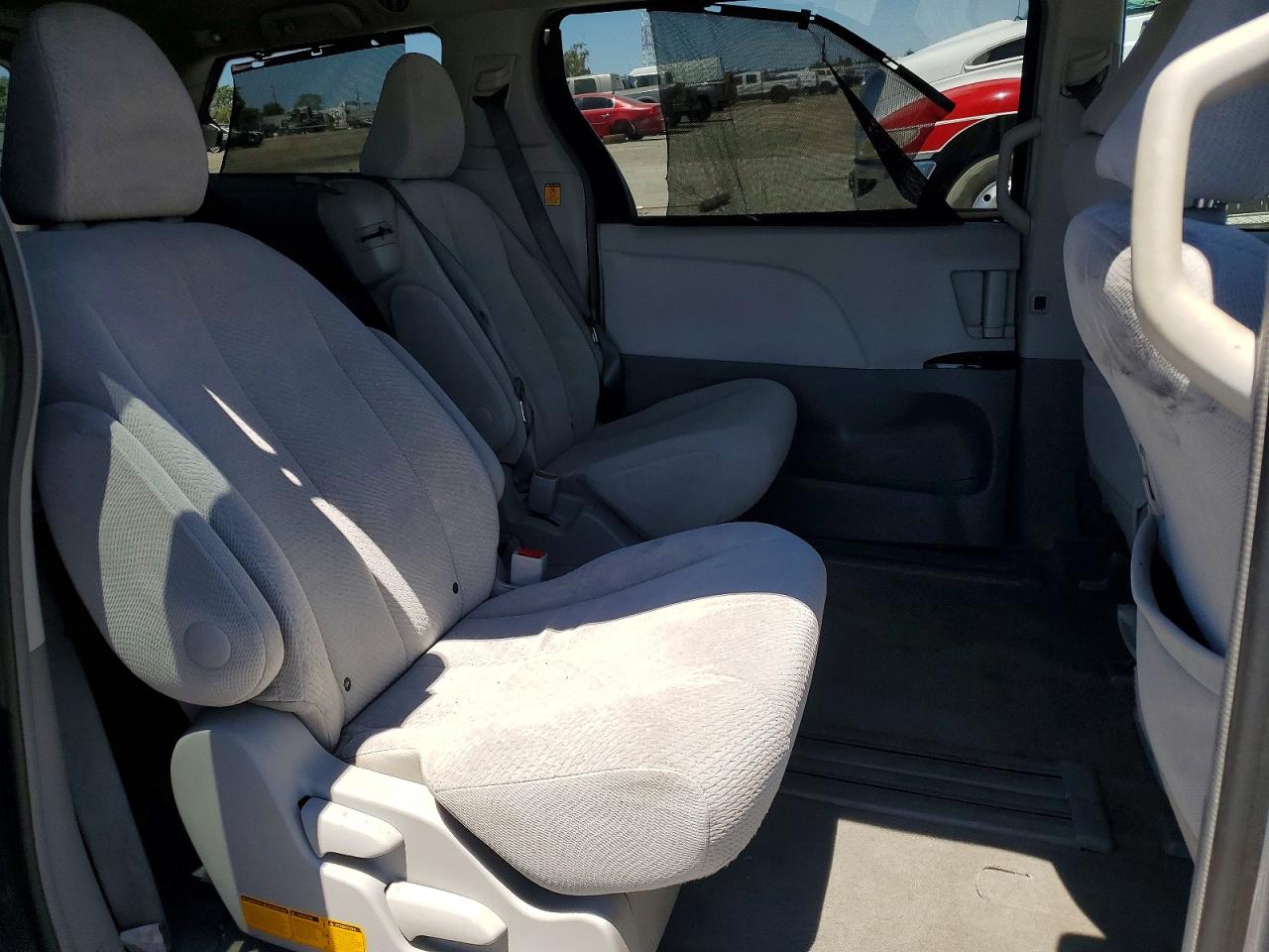2013 Toyota Sienna Le Silver vin: 5TDKK3DC0DS313352