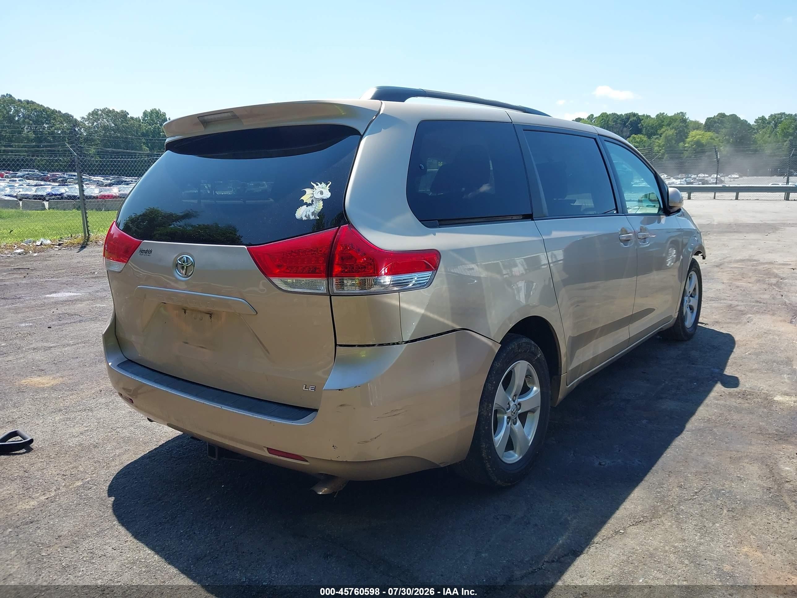 2013 Toyota Sienna Le V6 8 Passenger Gold vin: 5TDKK3DC0DS333634