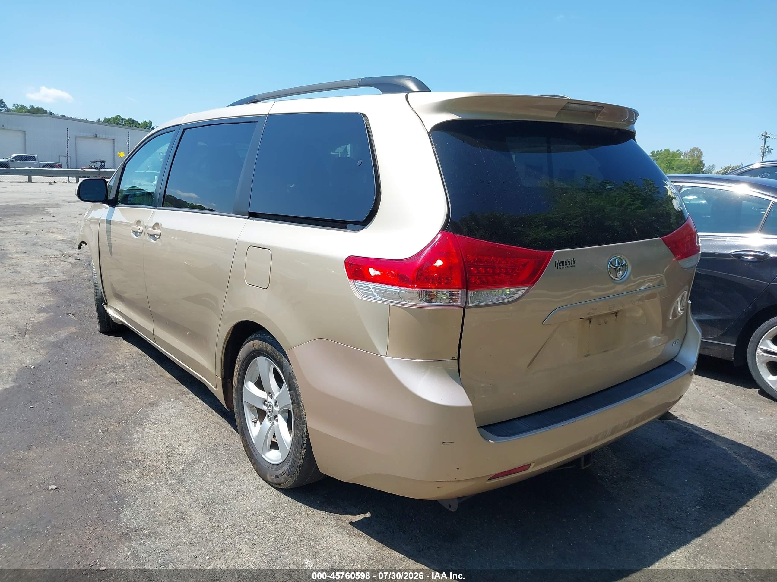 2013 Toyota Sienna Le V6 8 Passenger Gold vin: 5TDKK3DC0DS333634