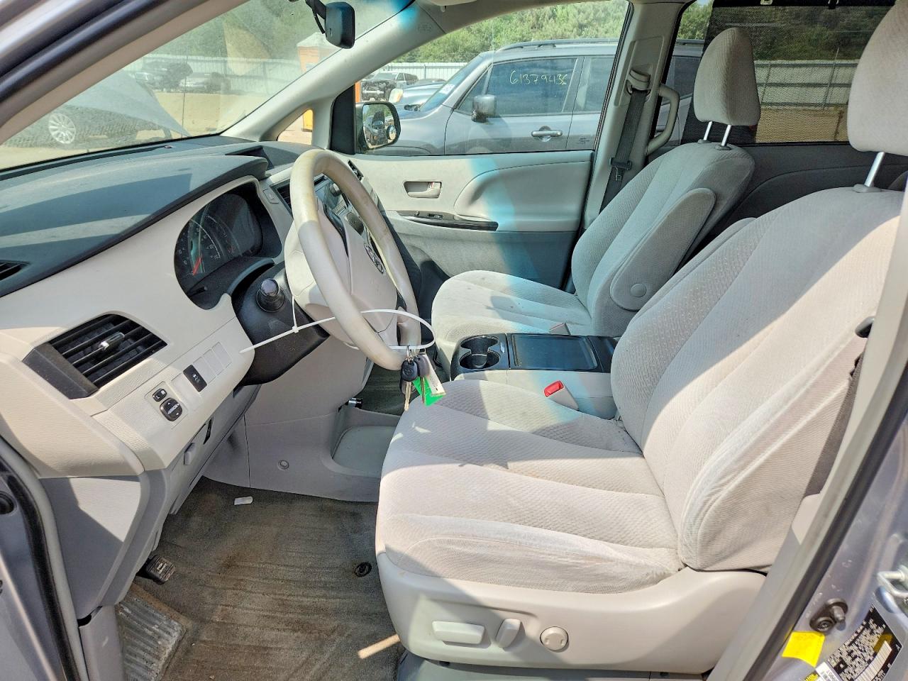 2013 Toyota Sienna Le Silver vin: 5TDKK3DC0DS337442