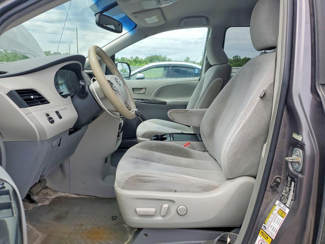 2013 Toyota Sienna Le Gray vin: 5TDKK3DC0DS339188