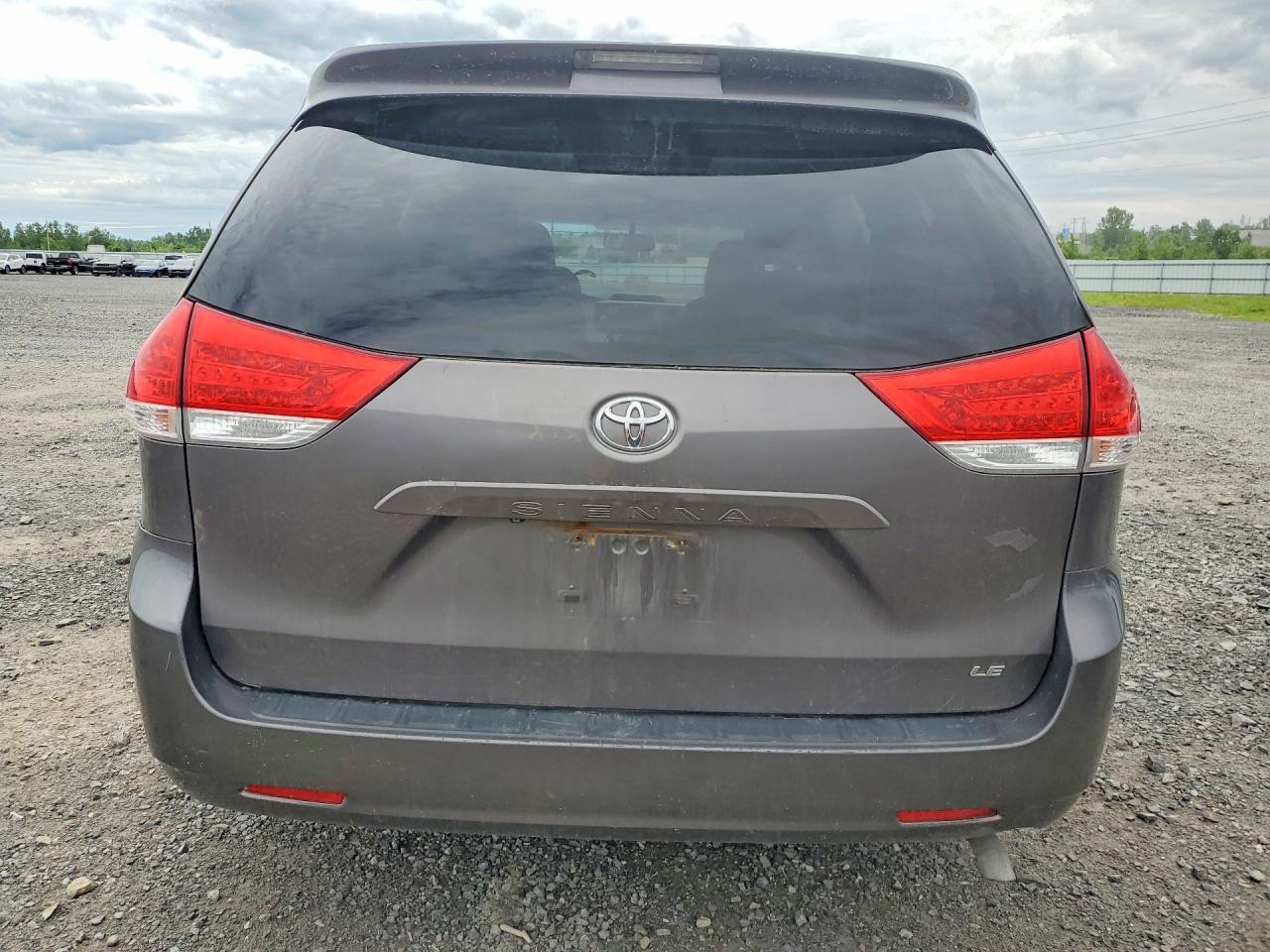 2013 Toyota Sienna Le Gray vin: 5TDKK3DC0DS339188